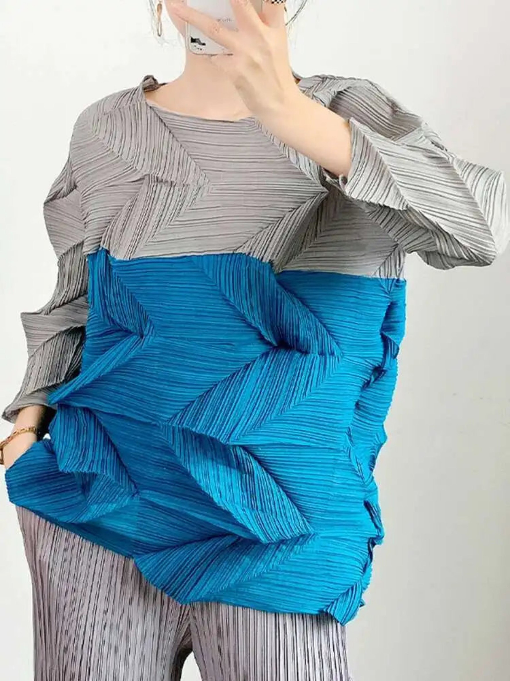อกถึง 44 นิ้ว 2MUAY GM6671 เสื้ออัดพลีท TWO TONE ZIGZAG PLEATED TOP 7 สี FREE SIZE