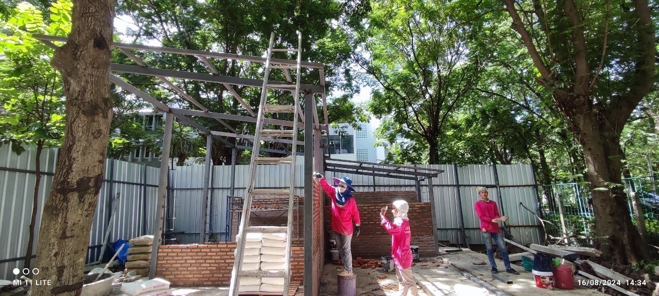 ม.ศิลปากร งานก่อสร้างจุดทิ้งขยะ