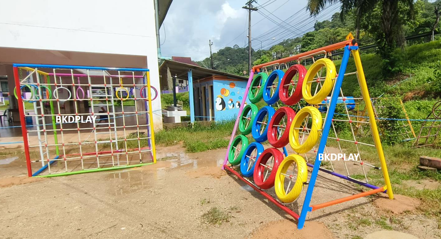 เครื่องเล่นสนามกลางแจ้ง ปีนป่ายยางรถยนต์ ปีนหน้าผา เครื่อเล่นสนามเหล็ก outdoorplayground ของเล่น สั่งผลิต 10-20 วัน ขนาด150x280x200 ซม.