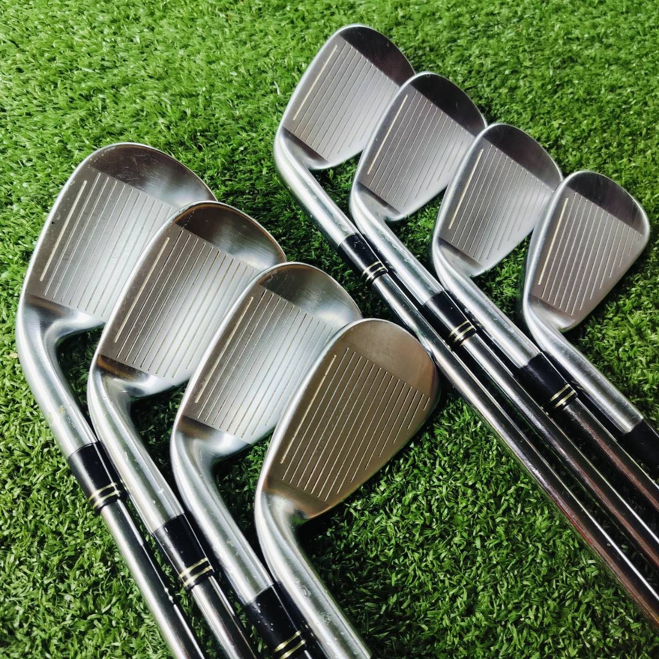 ชุดเหล็ก Taylormade BURNER มีเหล็ก 5 6 7 8 9 P A S มี WEDGE 3 ตัว กระจายน้ำหนักอย่างดี ชดเชยความผิดพลาดสูง ตีได้ระยะมาก ตีง่าย ตีสบาย ไม้กอล์ฟพรีเมี่ยมมือสอง ของแท้ By NakaraLuxurious