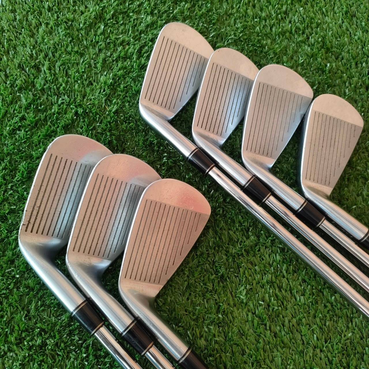 ชุดเหล็ก TOURSTAGE VIQ มีเหล็ก 4-9 เเละ PW ก้าน NS.PRO 950 FLEX R เหล็ก PREMIUM FORGED JAPAN สุดๆของคุณภาพ มี CAVITY ด้วย ตีทั้งง่าย นุ่ม มันส์ คมจัดๆครับ