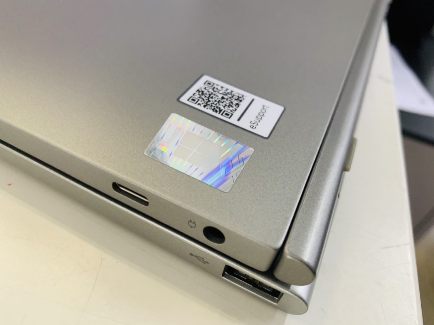 โน้ตบุ๊ค Notebook Lenovo IdeaPad D330 10.1 inch HD Touch