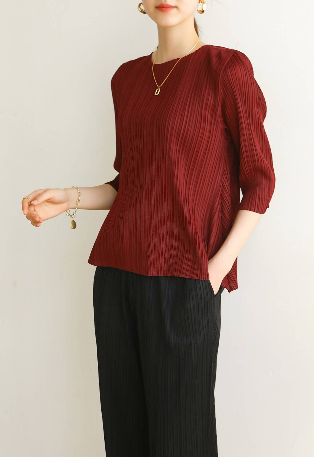 2MUAY รุ่น GJO7097 เสื้ออัดพลีทงานคุณภาพ FLARED PLEATED TOP สีดำ FREE SIZE