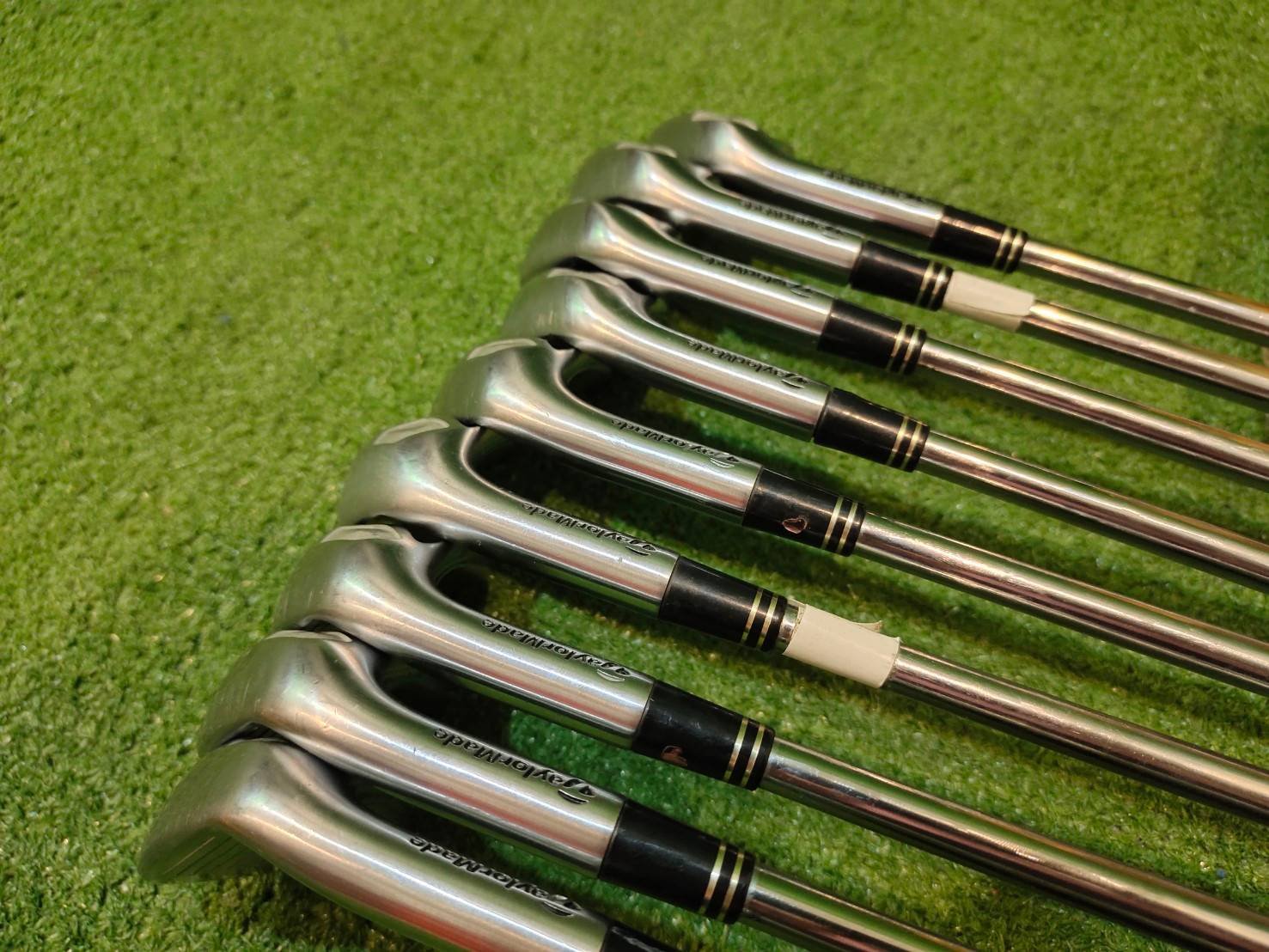 ไม้กอล์ฟมือซ้าย ชุดเหล็ก Taylormade TOUR BURNER