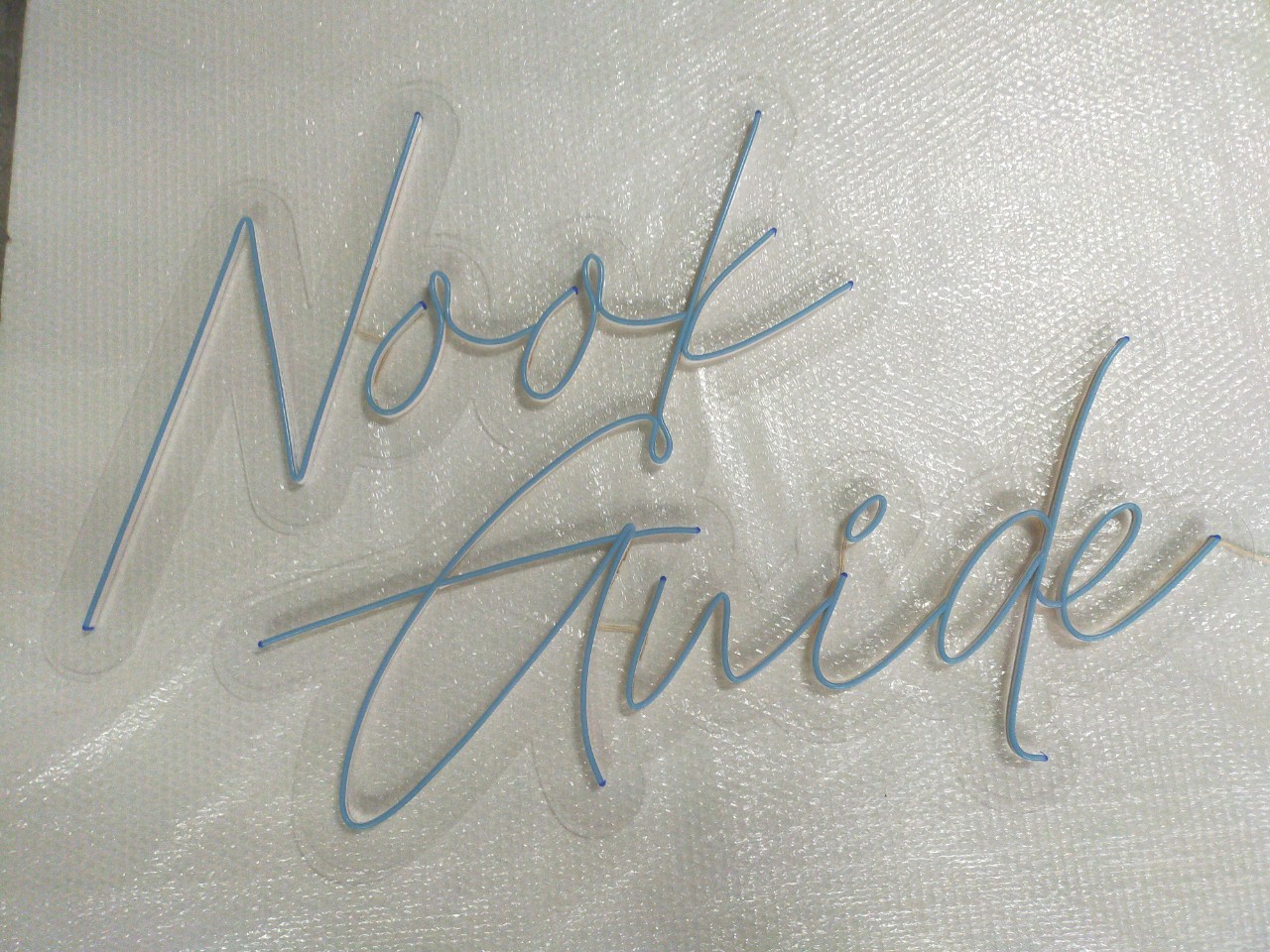 ไฟนีออน เฟค