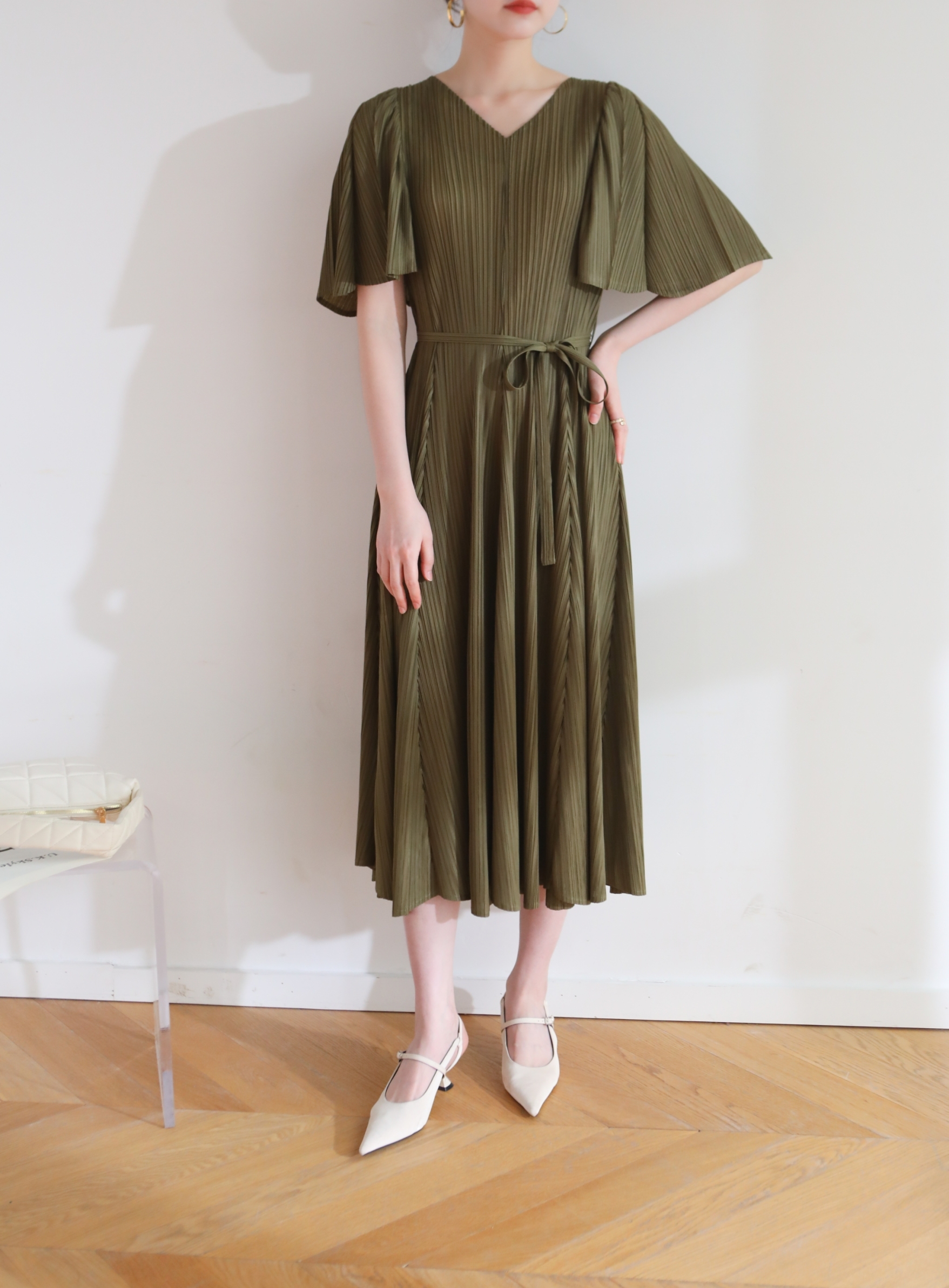 2MUAY รุ่น GJO3653 เดรสผู้หญิง เดรสพลีทคุณภาพ 10สี FREE SIZE V NECK FLARE SLEEVE PLEATED DRESS