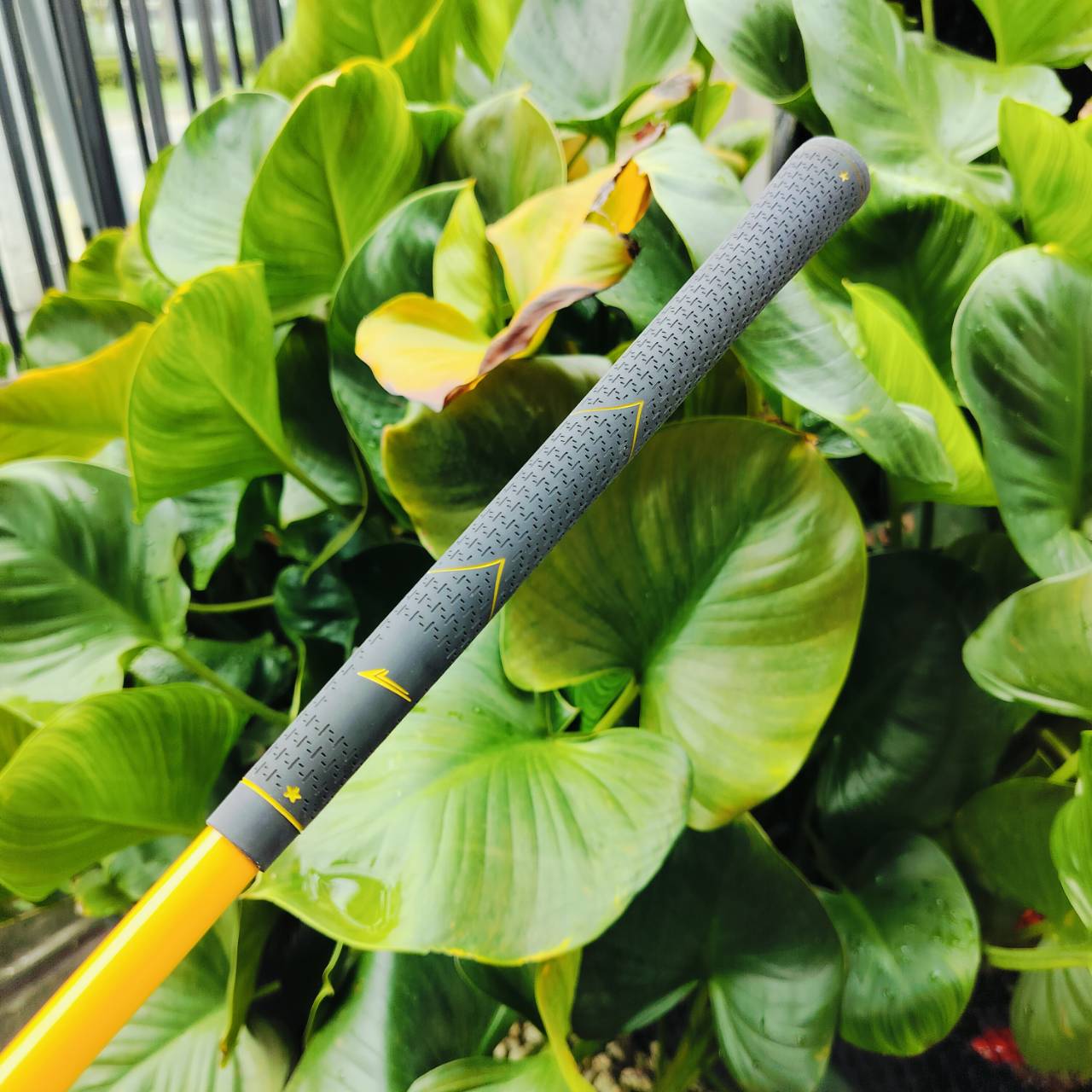 ชุดกอล์ฟ WORLD EAGLE WE-5Z Full Set เป็นชุดไม้กอล์ฟสำหรับผู้ชายที่เหมาะสำหรับผู้เริ่มต้นถึงระดับกลาง โดยมีคุณสมบัติและอุปกรณ์ที่ครบครัน