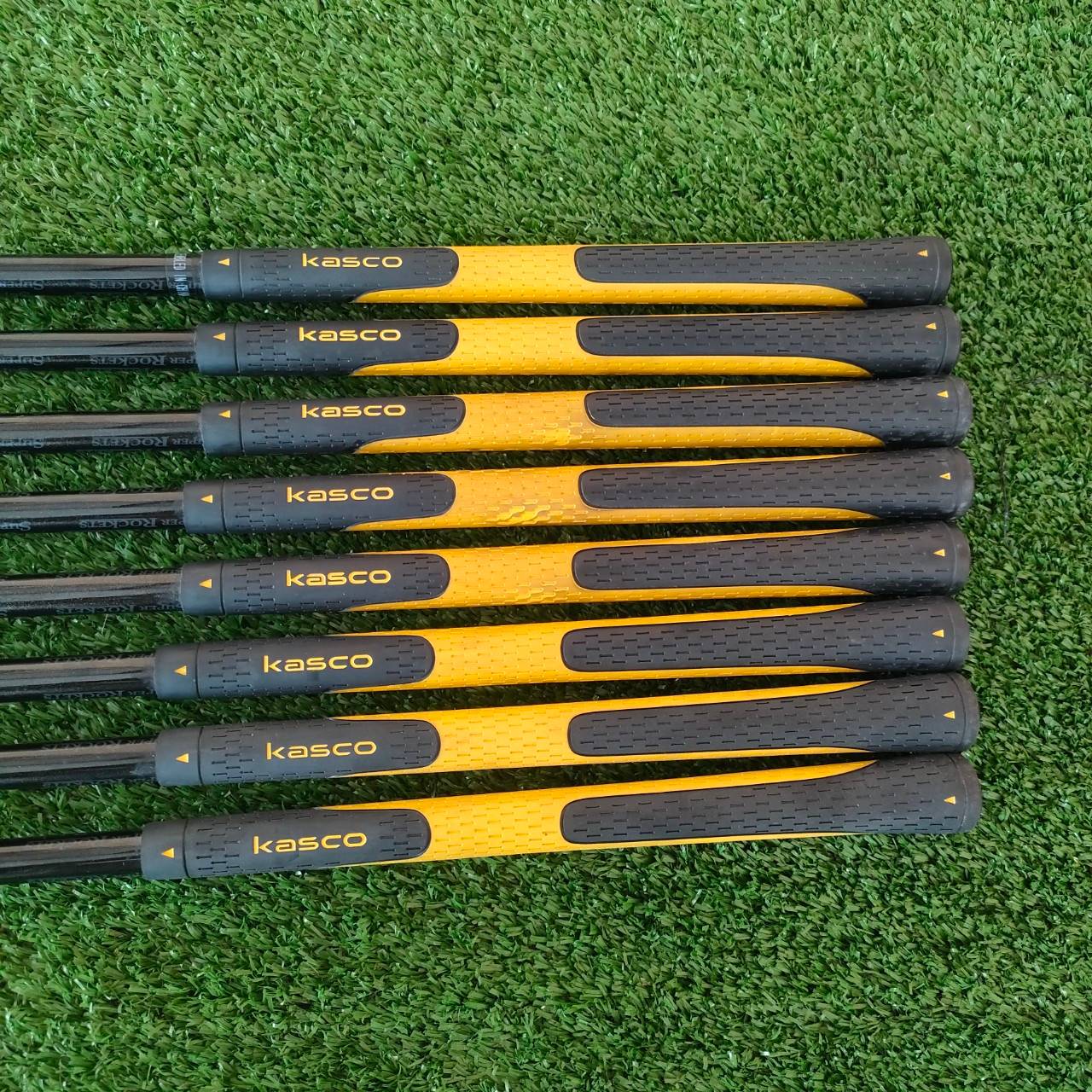 ชุดเหล็ก KASCO SUPER ROKETS มีเหล็ก 5-9 เเละ PW AW SW ก้าน SUPER ROCKETS FLEX R ก้านเบาแค่ 57 กรัม ในชุดเหล็กถือว่าเบามาก เป็นชุดเหล็กรุ่น TOP สุดของ KASCO ทำเป็นไม้พรีเมี่ยม เพื่อตอบโจทย์รุ่นใหญ่ ไม้กอล์ฟมือสอง ของแท้ BY NakaraLuxurious