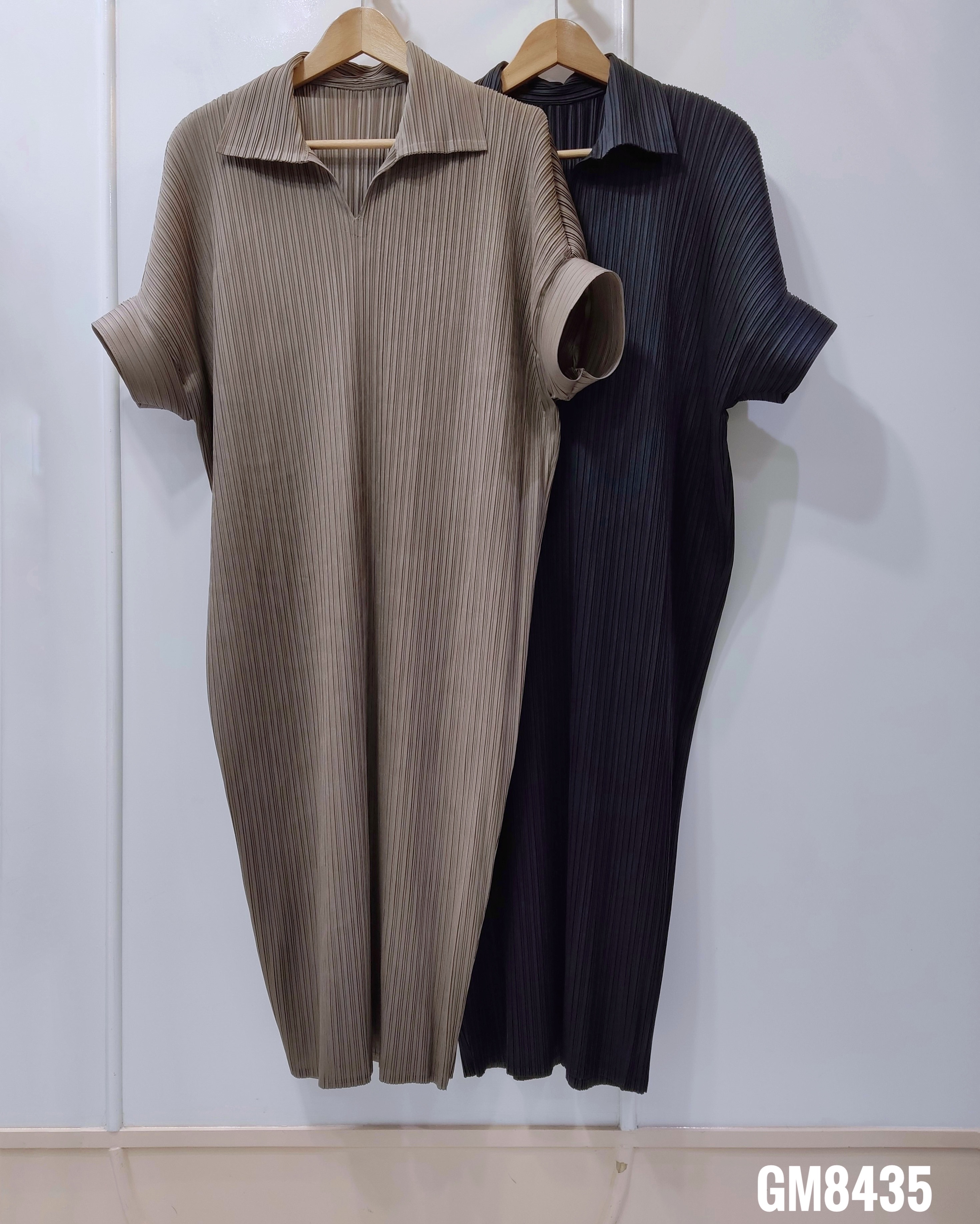 ยาว 43.5 นิ้ว 2MUAY รุ่น GM8435 เดรสอัดพลีท POLO SHORT SLEEVE PLEATED DRESS 2 สี FREE SIZE