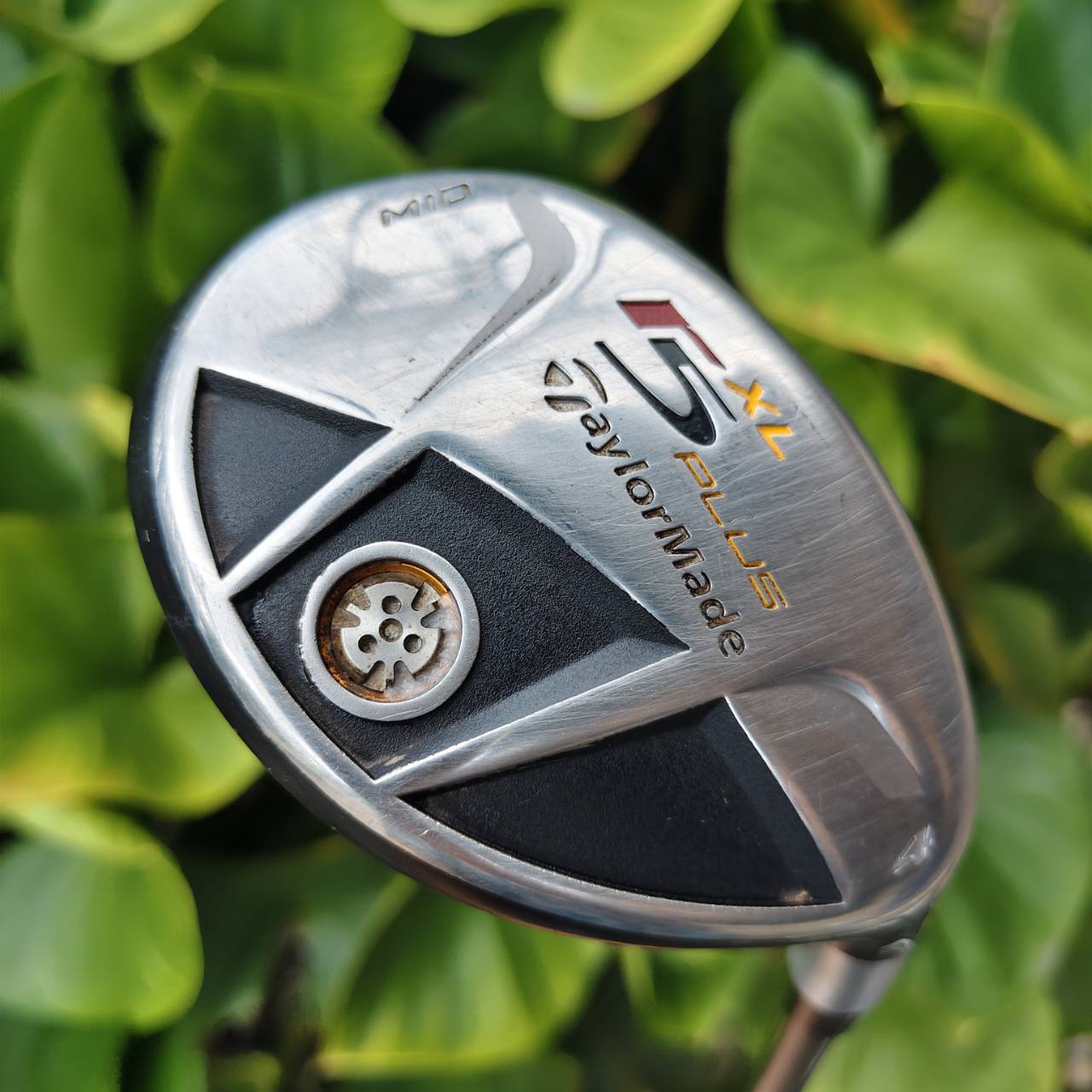 Hybrid 4 | TaylorMade r5 XL Plus Mid ดีไซน์ให้ใช้งานง่ายและเข้าลูกได้รวดเร็ว
