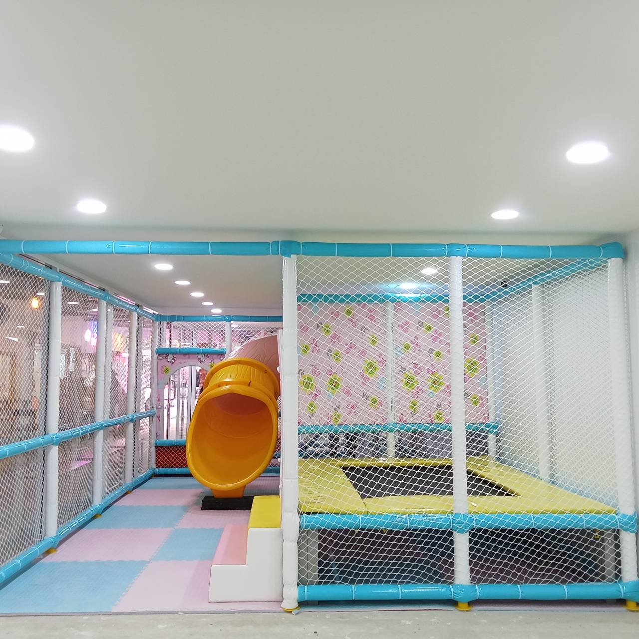 บ้านบอลเด็ก ชุดสนุกเด็กแสนหวาน บ่อบอลพร้อมสไลเดอร์และของเล่นมากมาย นุ่มนิ่ม softplay สวนสนุก เครื่องเล่นสนามในร่ม indoorplayground รับสั่งทำบ้านบอลตามธีมสีและขนาดตามพื้นที่ได้ pre order 30-45 วัน