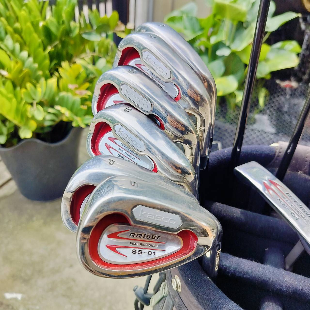 ไม้กอล์ฟครบชุด KASCO RR TOUR ครบชุดเดิมๆทุกอย่าง มี COVER หัวไม้ และ COVER PUTTER พร้อทถุง KASCO เป็นชุดคุณภาพจากประเทศญี่ปุ่นวัสดุพรีเมี่ยม ไม้กอล์ฟพรีเมี่ยมมือสอง ของแท้ By NakaraLuxurious
