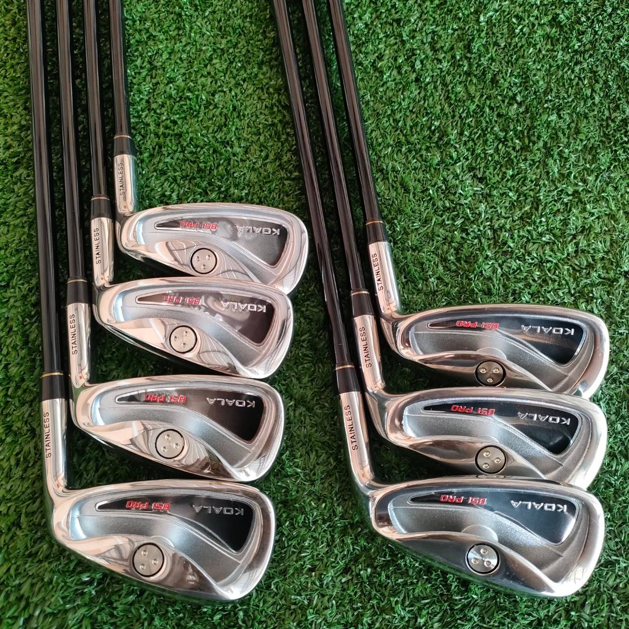 ชุดเหล็ก KOALA 851 PRO ของใหม่!! มีเหล็ก 5-9 เเละ PW SW ก้าน PARAGON FLEX R ด้านหลัง CAVITY ลึกมากๆ และมีหมุดถ่วงน้ำหนัก ตีง่ายแบบมากๆ!! ไม้กอล์ฟมือหนึ่ง ของแท้ BY NakaraLuxurious