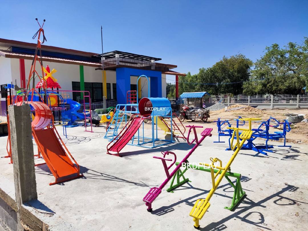 เครื่องเล่นสนามชุดรวมD ประกอบด้วยสไลเดอร์ปีนป่ายแป้นบาสและถังลอด, เครื่องเล่นสนามกลางแจ้ง , เครื่องเล่นสนามเหล็ก, ของเล่น, OutdoorPlayground,สนามเด็กเล่น,เครื่องเล่นงบสพฐ.ประชารัฐ ราคาโรงงาน