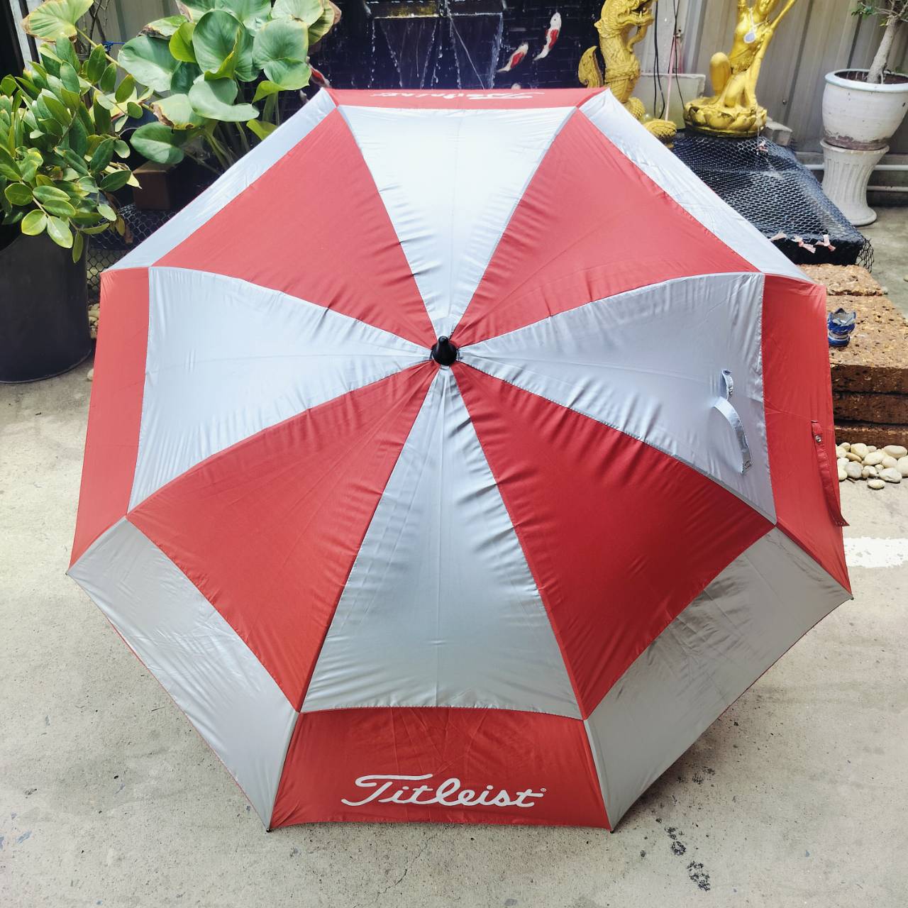 ร่มกอล์ฟ Titleist มือสองสวยๆ เป็นร่มสองชั้นอย่างดี มีปลอกร่มครบ ร่มกอล์ฟมือสอง ของแท้ BY NakaraLuxurious