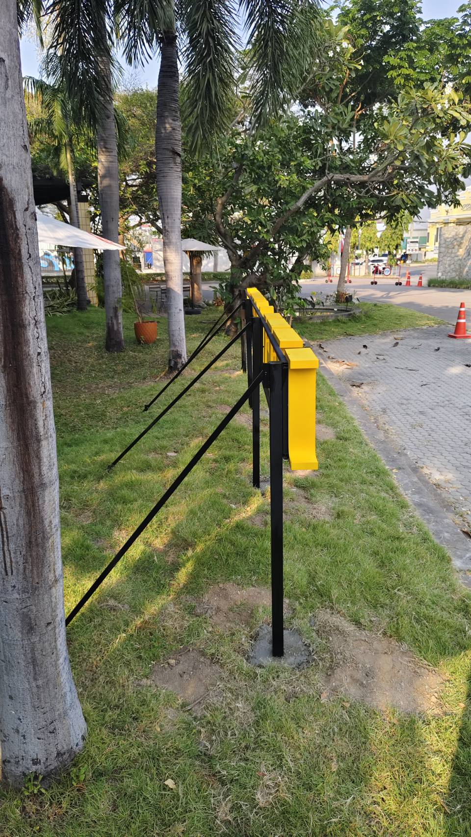 ป้ายอักษรไฟปิงปอง '' LEELA CHEVA ''