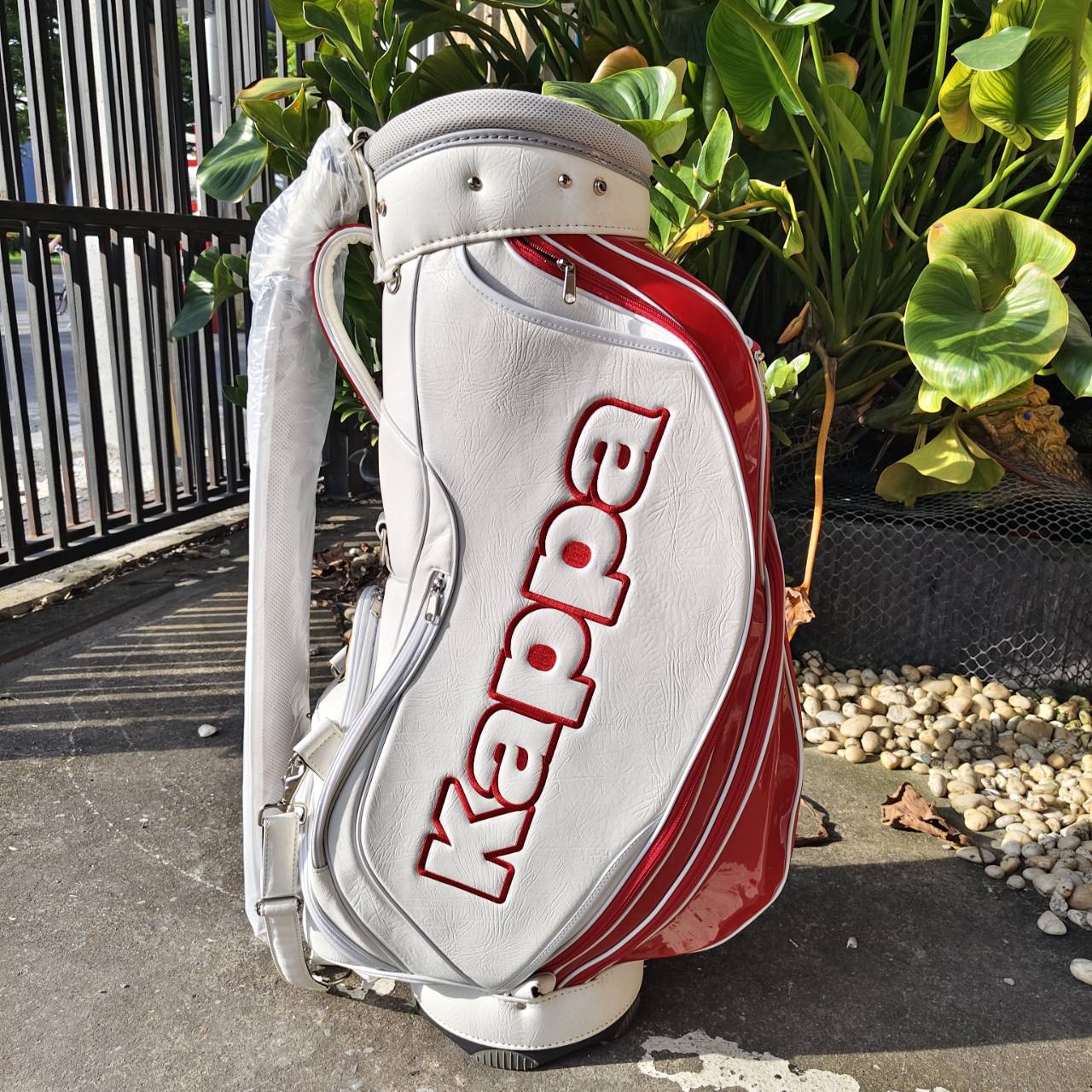 ถุงกอล์ฟ KAPPA ลุคสปอร์ตแบบอิตาลี งานดี ดีไซน์โดดเด่น เห็นแล้วรู้เลยว่าแบรนด์นี้!