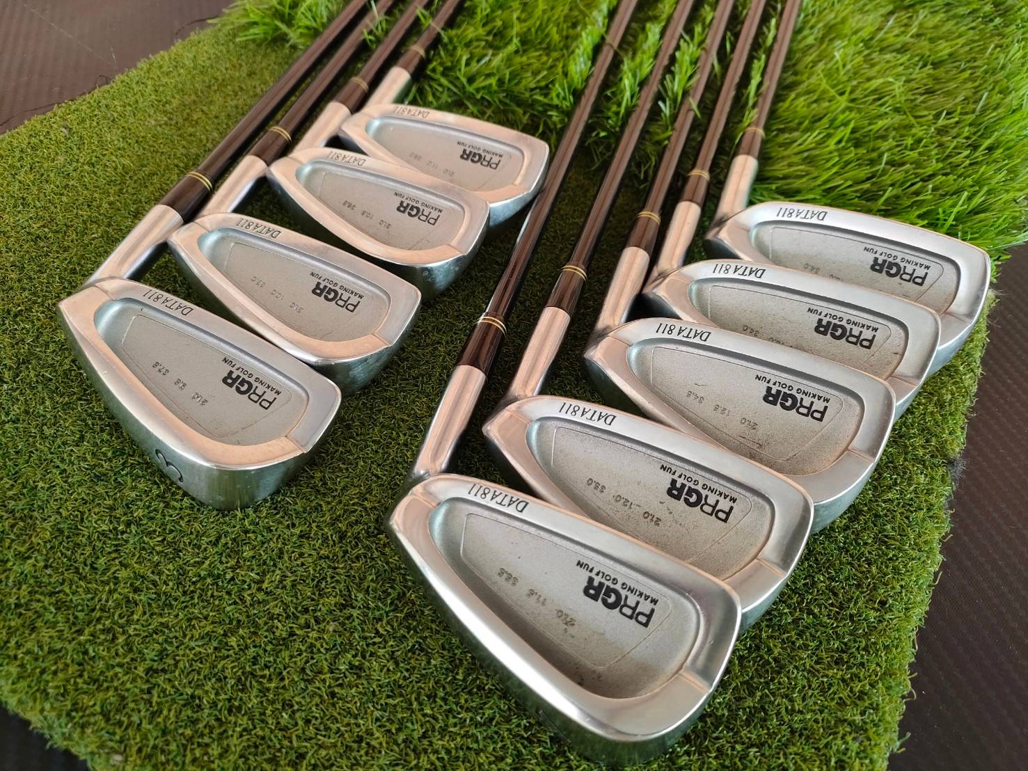 ชุดเหล็ก PRGR DATA811 มีเหล็ก 3 - PW SW ก้านกราไฟต์ PRGR M-40 /90MPH ไม้กอล์ฟพรีเมี่ยมจากประเทศญี่ปุ่น วัสดุดีมากตีง่ายและนุ่มมากวันนี้จัดให้ราคาพิเศษแน่นอนครับ