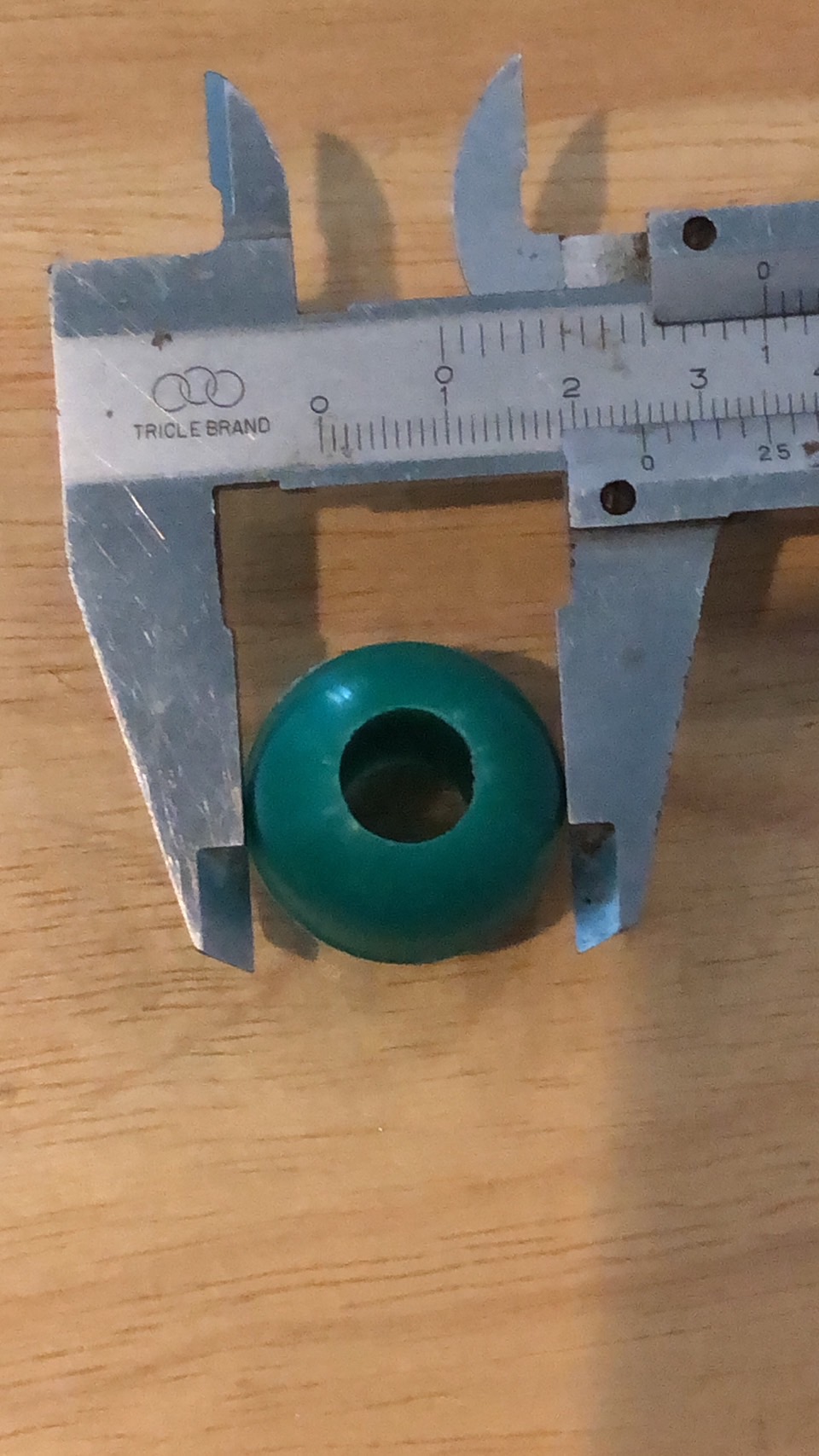 ลูกปัดพลาสติก 2 เซนติเมตร รู 1 เซนติเมตร ลูกปัดเด็ก ราคาต่อ 1 เม็ด ขั้นต่ำ 20เม็ด เสริมพัฒนาการ พร้อมส่ง