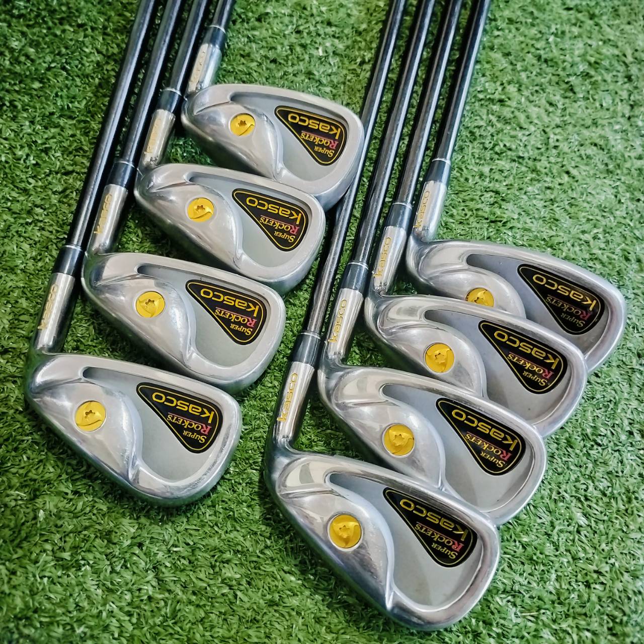 ชุดเหล็ก KASCO SUPER ROKETS มีเหล็ก 5-9 เเละ PW AW SW ก้าน SUPER ROCKETS FLEX R ก้านเบาแค่ 57 กรัม ในชุดเหล็กถือว่าเบามาก ไม้กอล์ฟพรีเมี่ยมมือสอง ของแท้ By NakaraLuxurious