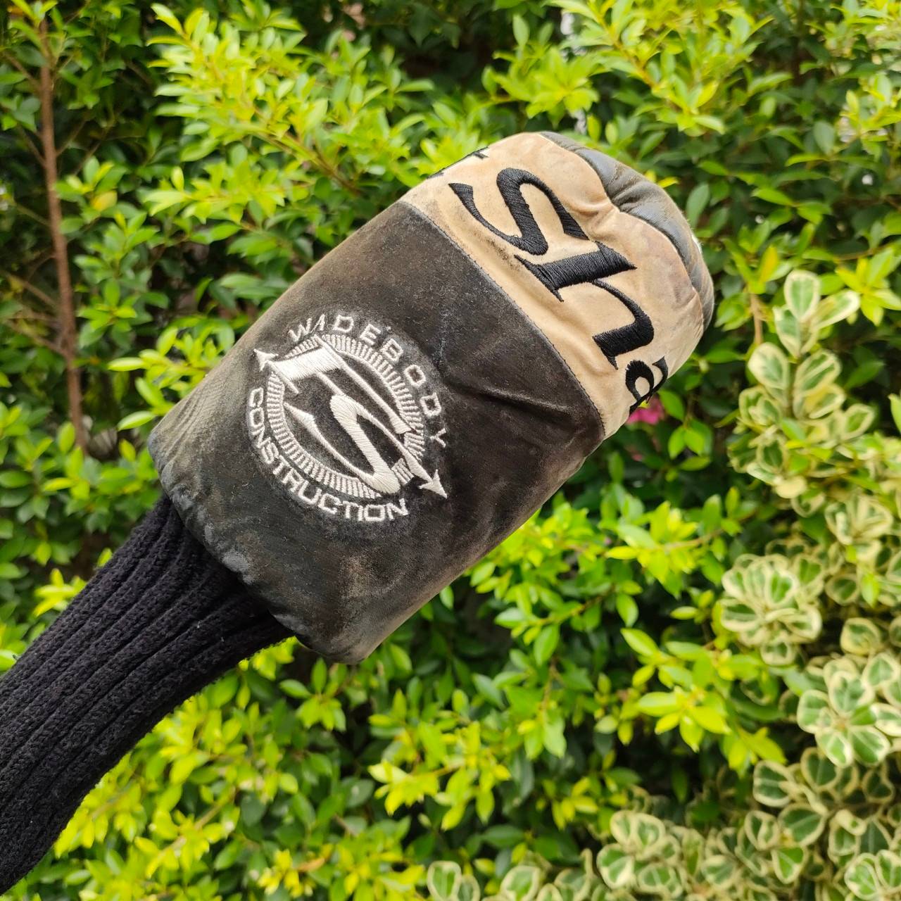 FW5 WILSON FATSHAFT องศา 17 ก้าน FATSHAFT FLEX R หัวไทเทเนี่ยม คุณภาพดีมาก ตีง่าย และเป็นรุ่นก้านอ้วน ลดกานสั่งสะเทือน ได้ดีมากๆทำให้ตีแม่นมากกกกก และความคุมทิศทางได้เป็นอย่างดี ระยะมาดีสุดๆ มือใหม่ยิ่งตีง่าย มาพร้อม Cover เดิมๆ ตรงรุ่น ราคาพิเศษสุดข๊อคกั