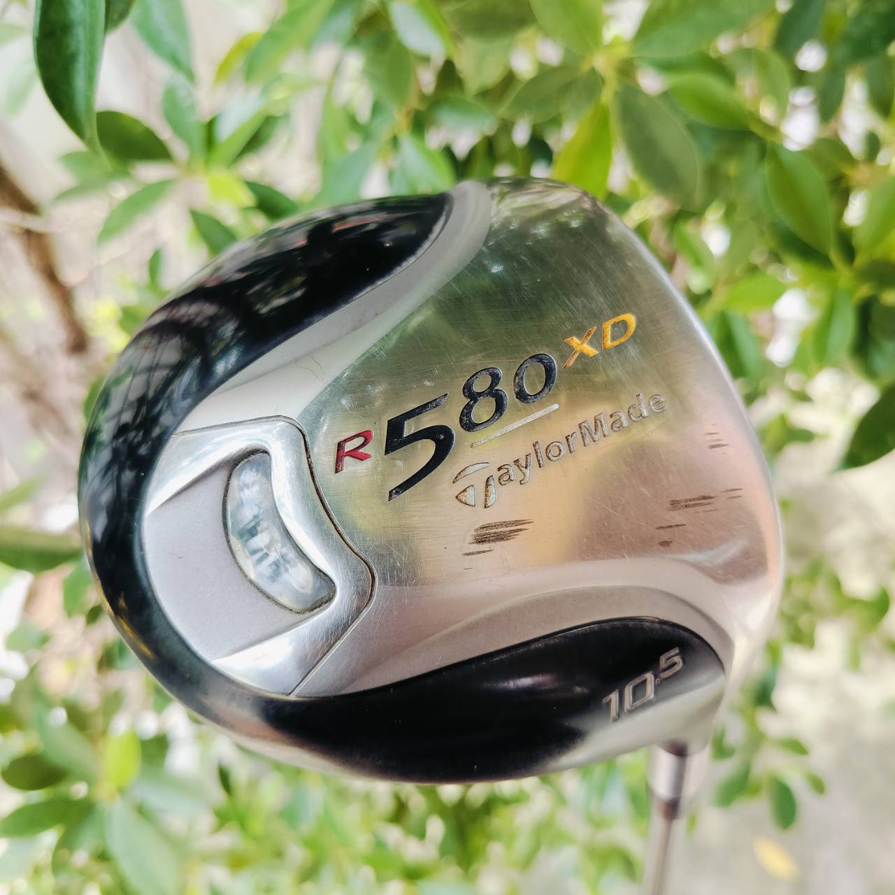 Driver Taylormade R580 XD องศา 10.5 หัวใหญ่ที่สุดในซีรี่ สวีตสปอตกว้างมาก รุ่น XD เป็นรุ่นหน้าเด้ง ตีง่ายและตีไกล ก้าน FUJIKURA SPEEDER TM55 FLEX R ไม้กอล์ฟมือสอง ของแท้ BY NakaraLuxurious