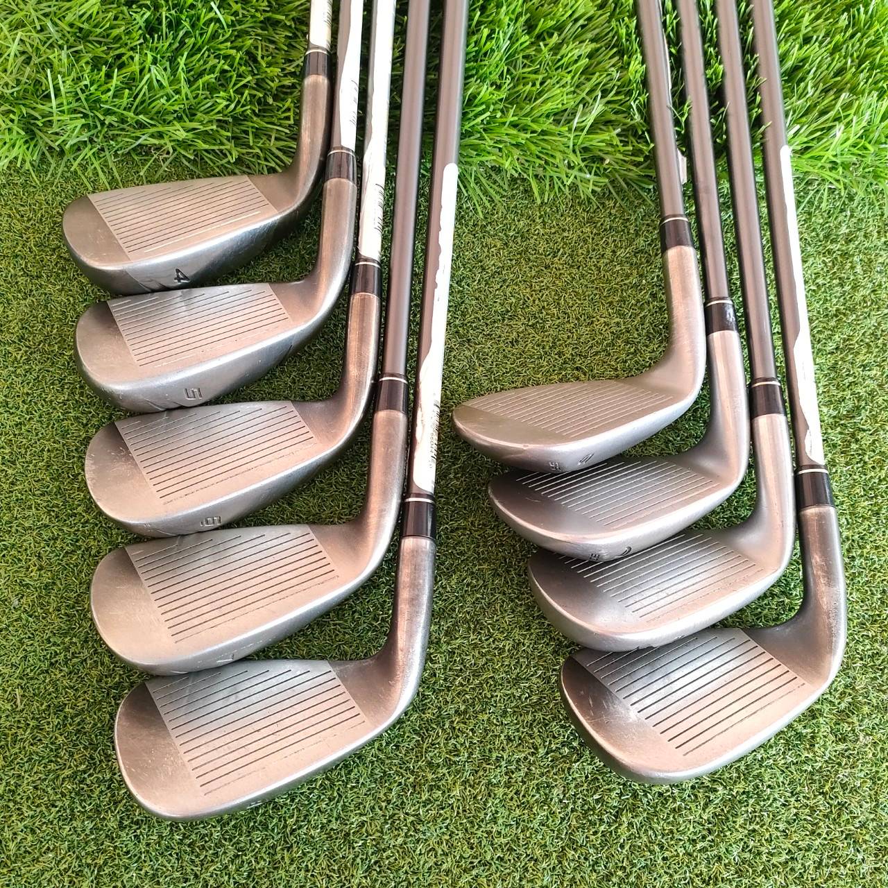 ชุดเหล็ก TAYLORMADE RBZ มีเหล็ก 4- 9 PW AW SW ชุด 9 ชิ้น ก้าน TAYLORMADE RBZ FLEX R เหล็กตีง่ายตีไกลและตีมันส์มาก