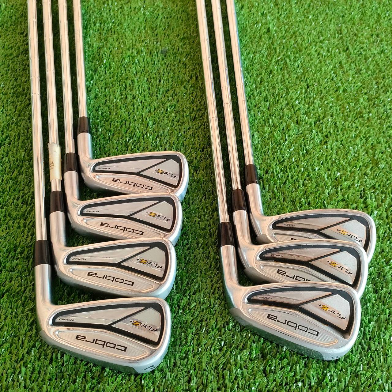 ชุดเหล็ก COBRA FLYZ+FORGED สวยนางฟ้า ใหม่มากๆ มีเหล็ก 4 - 9 เเละPW ก้าน KBS TOUR BY FST สุดยอดเหล็ก FORGED ที่ตีง่ายมาก และตีไกลมาก ก้านสุดพรีเมี่ยม