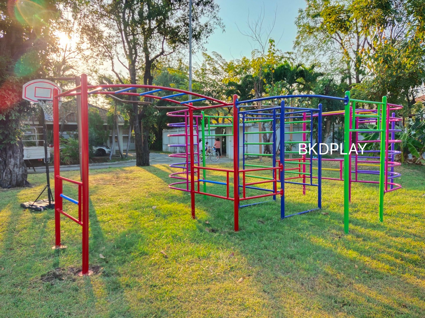เครื่องเล่นสนามกลางแจ้ง สำหรับเด็กประถม ชุดปีนป่ายรวม บาร์โหนแสนสนุก ปีนป่ายเหล็ก เครื่องเล่นสนามเหล็ก รวม OutdoorPlayground, ราคาโรงงาน