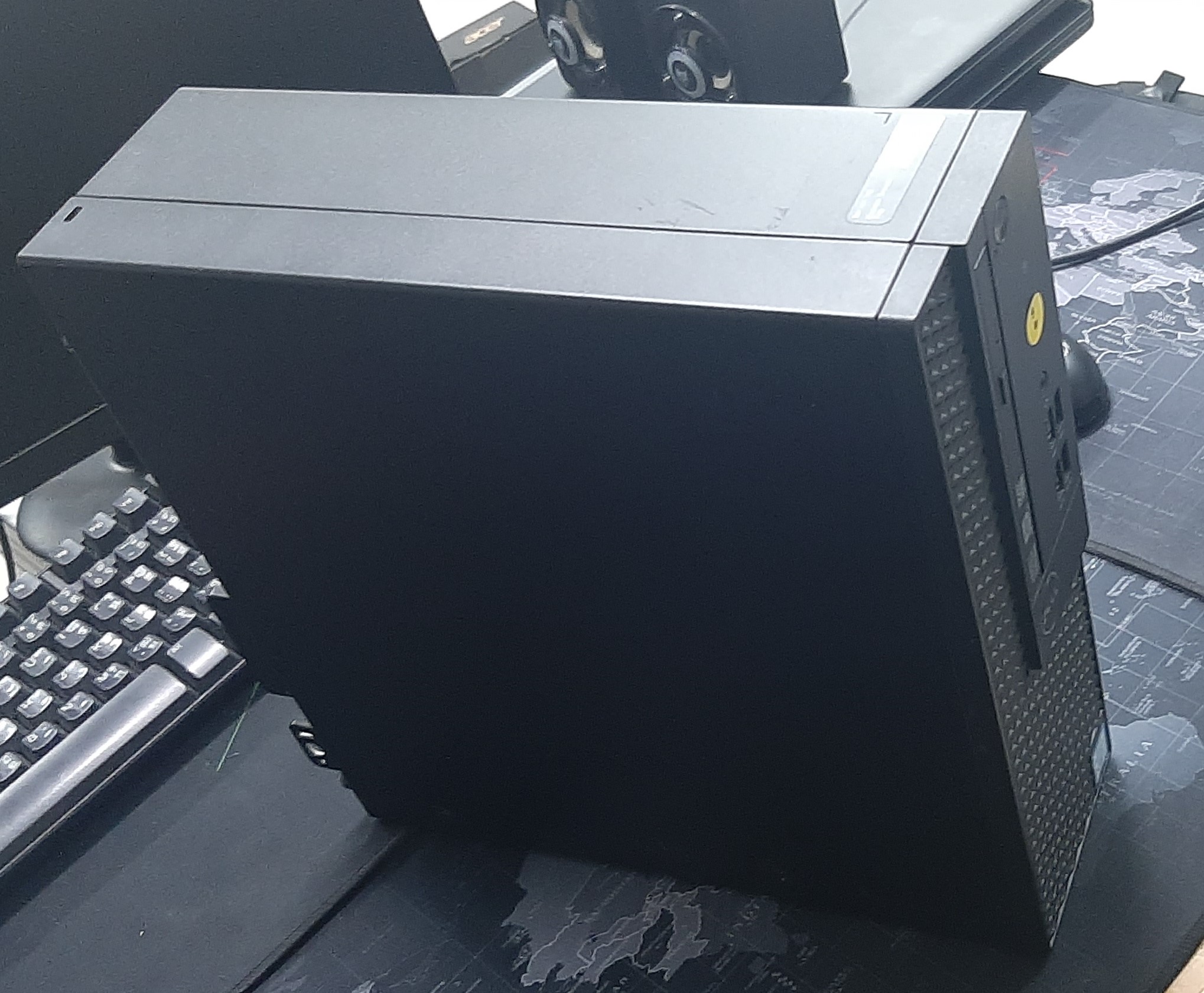 Dell optiplex 3050 SFF (CPU : i5-7500 Ram : 8 GB SSD : M.2 240 GB HDD : 1 TB)