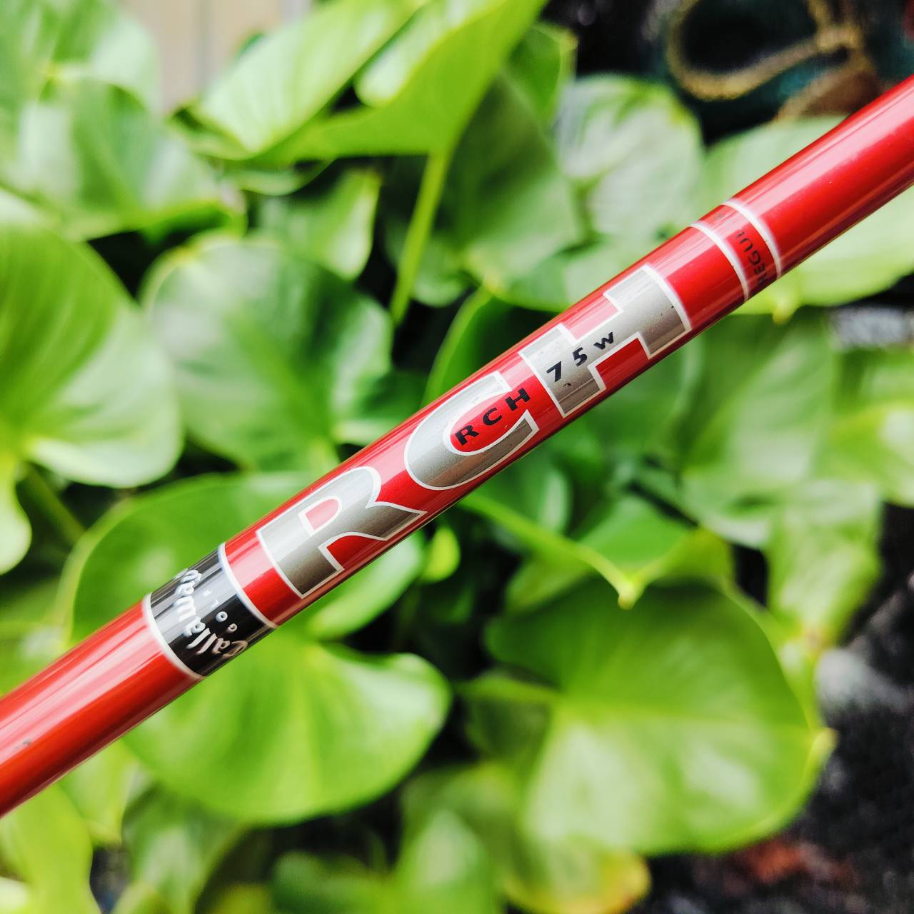 UT Callaway HEAVENWOOD เบอร์ 4 องศา 23 ก้าน RCH FLEX R สภาพสวยมาก ตีง่ายมากจริงๆ เสียงเพราะใสปิ๊ง SOLE ด้านล่าง ออกแบบให้มีนูนตรงกลางออกมา ทำให้ตีสอดพื้นได้ดีมาก ไม้กอล์ฟพรีเมี่ยมมือสอง ของแท้ By NakaraLuxurious