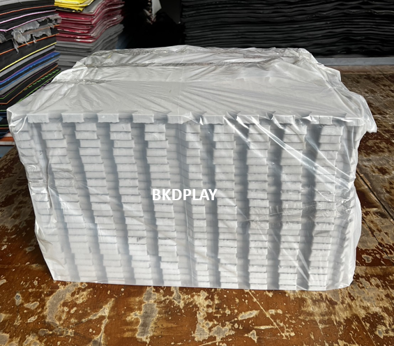 แผ่นปูพื้นจิ๊กซอกันกระแทก โฟมยาง งานไทยพรีเมี่ยมขนาดแผ่น100x100 หนา10-50 มม.,แผ่นกันกระแทก,แผ่นยาง EVA,ยางปูพื้น,จิ๊กซอว์ปูพื้น, ปูกับห้องเด็ก ห้องออกกำลังกาย ฟิสเนส ค่ายมวย โรงยิม