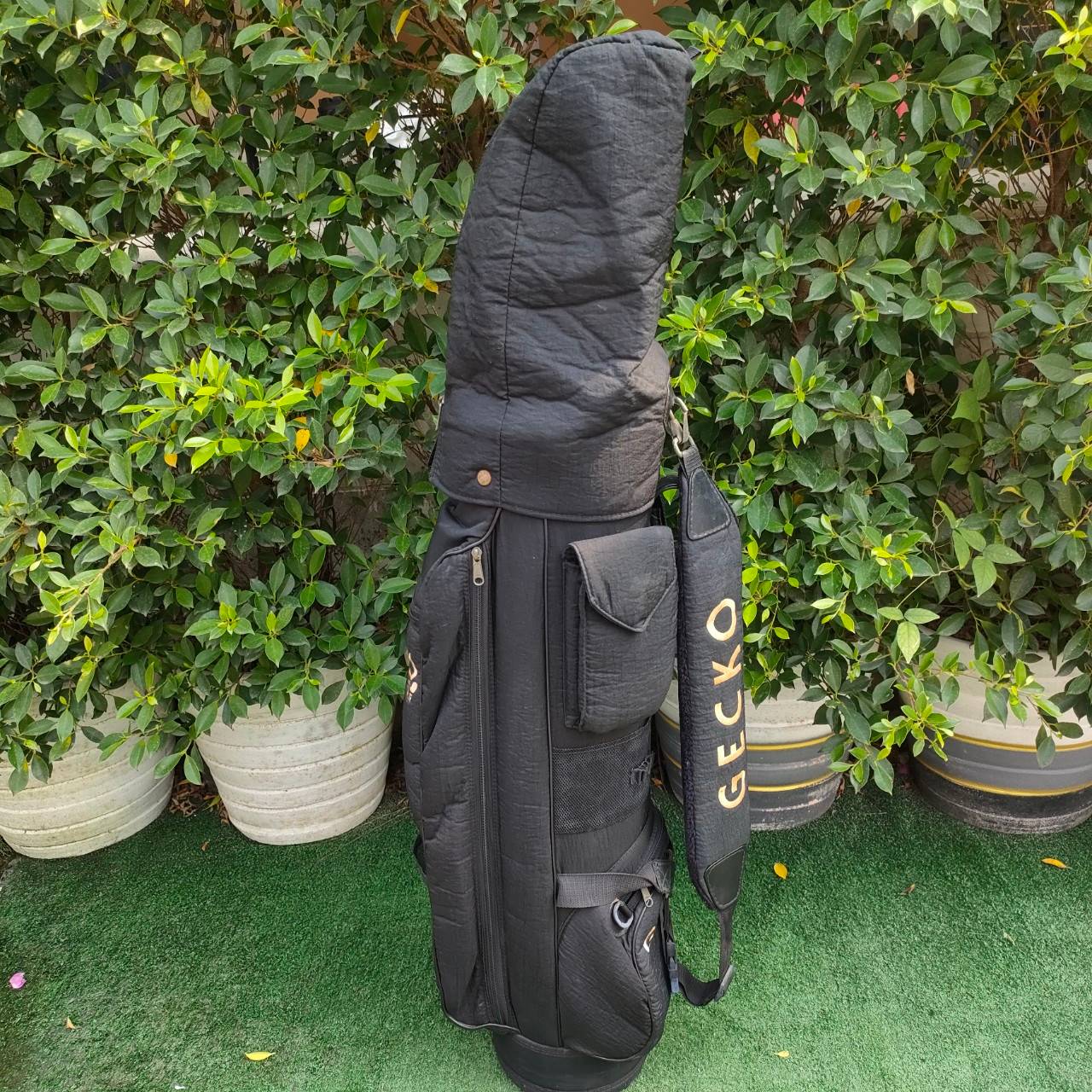 ถุงกอล์ฟ GECKO GOLF มือสอง สภาพพร้อมใช้ ช่องใส่ของเยอะ .