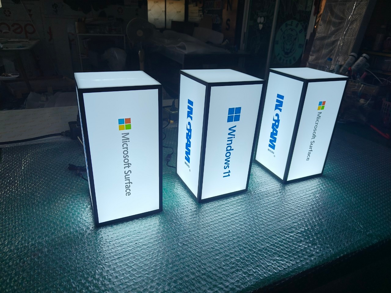 กล่องไฟรอบตัว Windows