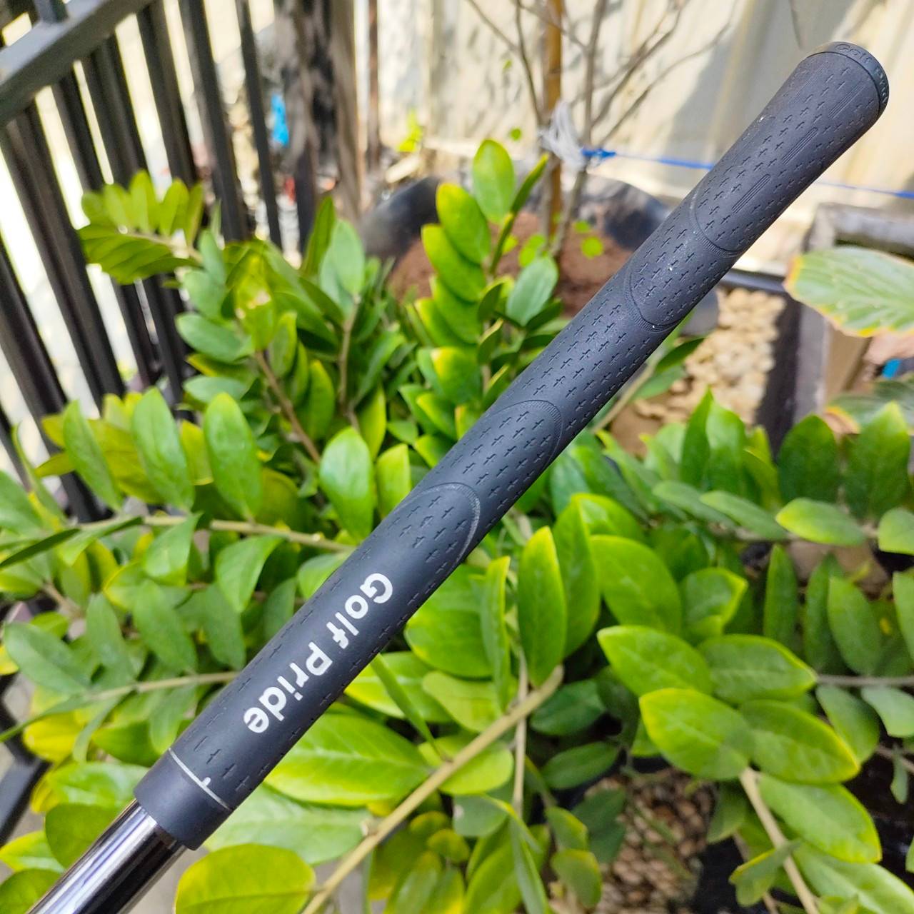 ก้านสำหรับใส่ FAIRWAY WOODS FUJIKURA SPEEDER DIAMOND ความยาวเฉพาะก้าน 43 นิ้ว FLEX S ใส่กริฟ GOLF PRID มาด้วยแล้ว ที่คอติดสลีฟมาแล้วด้วยครับ ไม้กอล์ฟพรีเมี่ยมมือสอง By NakaraLuxurious