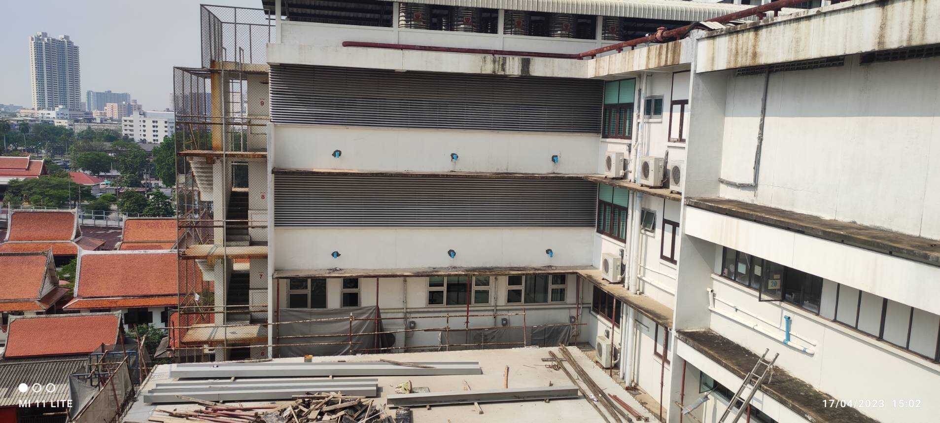 งานติดตั้งกันสาด หอพักพยาบาล โรงพยาบาลศิริราช