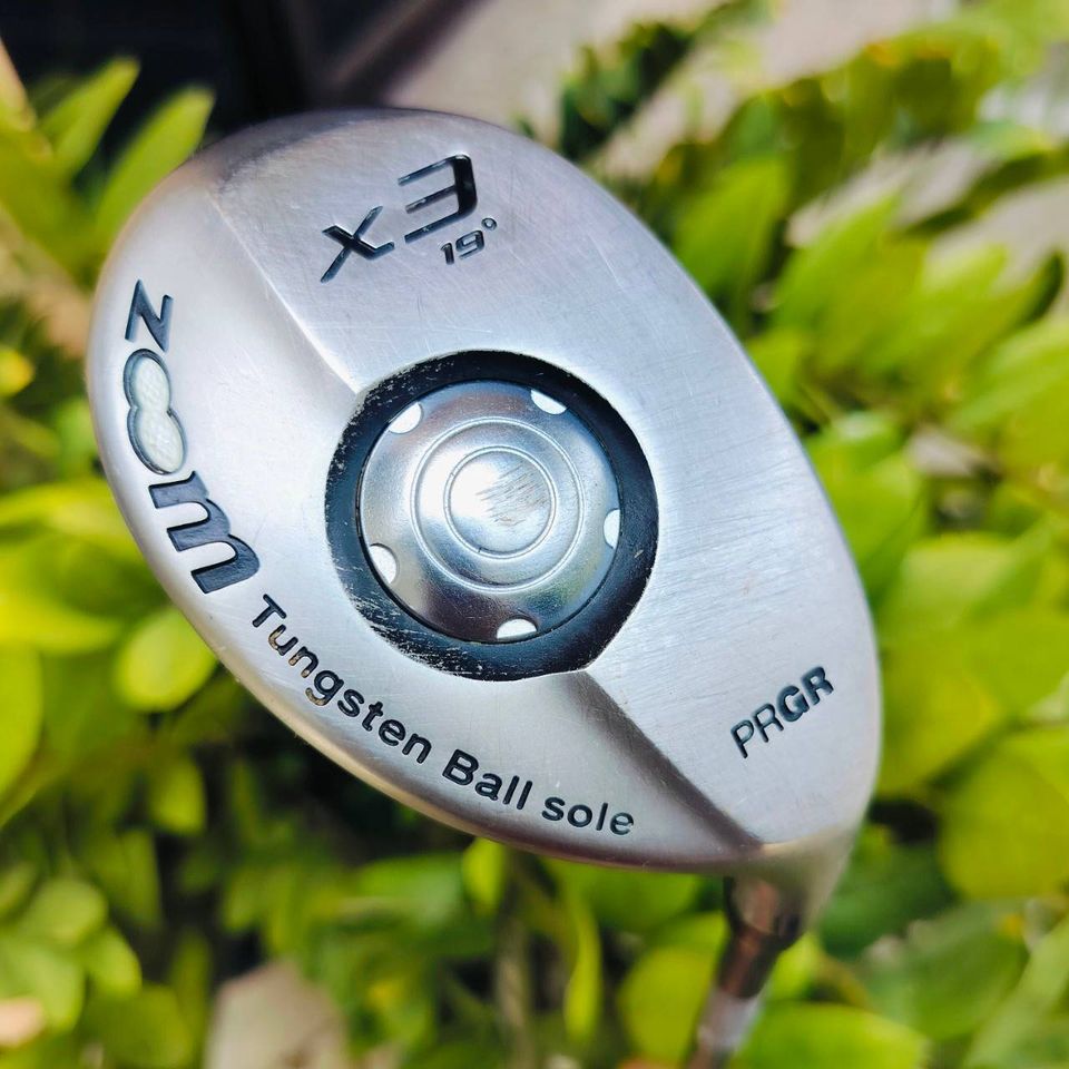 HYBRID PRGR ZOOM X3 องศา 19 ก้าน ZOOM M40 ตีดีมาก นักกอล์ฟตามหาอย่างต่อเนื่อง ตีแบบง่ายๆ ก็ไกล และ ตรงมาก ไม้กอล์ฟพรีเมี่ยมมือสอง ของแท้ By NakaraLuxurious