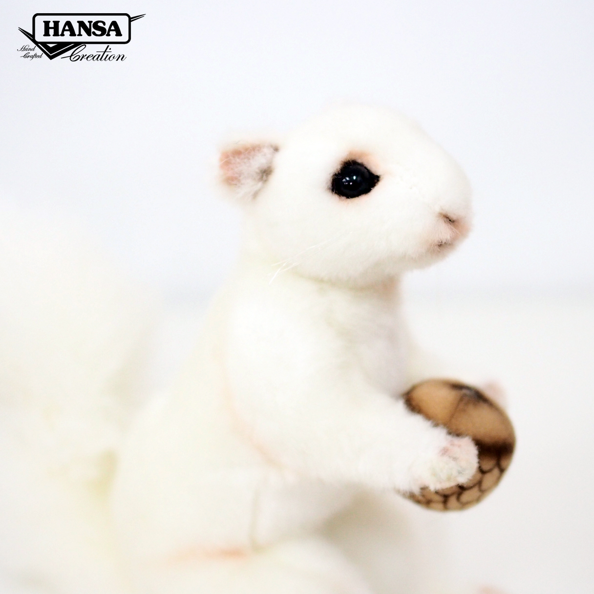 7742 Squirrel White 18 cm. H