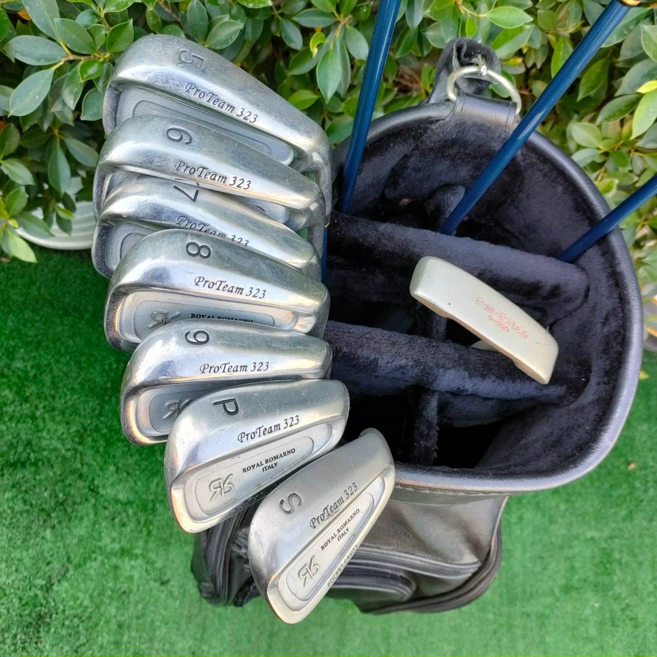 ไม้กอล์ฟครบชุด PROTEAM 323 ROYAL ROMARNO ITALY ทั้งชุดประกอบด้วย หัวไม้ 1,3,5 ก้าน PROTEAM 323 ROYAL ROMARNO ITALY FLEX R ชุดเหล็ก 5-9 เเละ PW SW PUTTER สวยพัตต์ง่าย พร้อมถุงกอล์ฟภายในบุกำมะหยี่อย่างดี