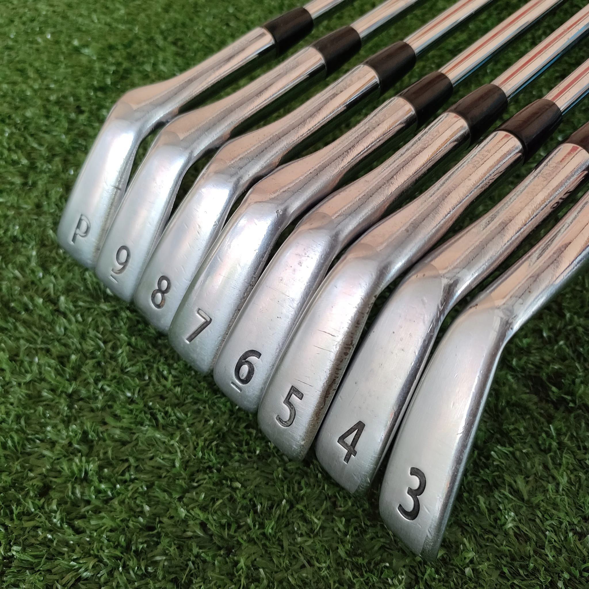 ** ไม้กอล์ฟสำหรับท่านที่ถนัดซ้าย** ชุดเหล็ก TITLEIST AP2 FORGED มีเหล็ก 3-9 เเละ PW ก้าน PROJECT X 6.0 ตีมันส์ตีแม่น มือซ้ายหายากมากๆ ก้านก็ดีแบบสุดๆ มาทั้งแท่ง ลดการสั่น แม่นยำขีดสุด!!!