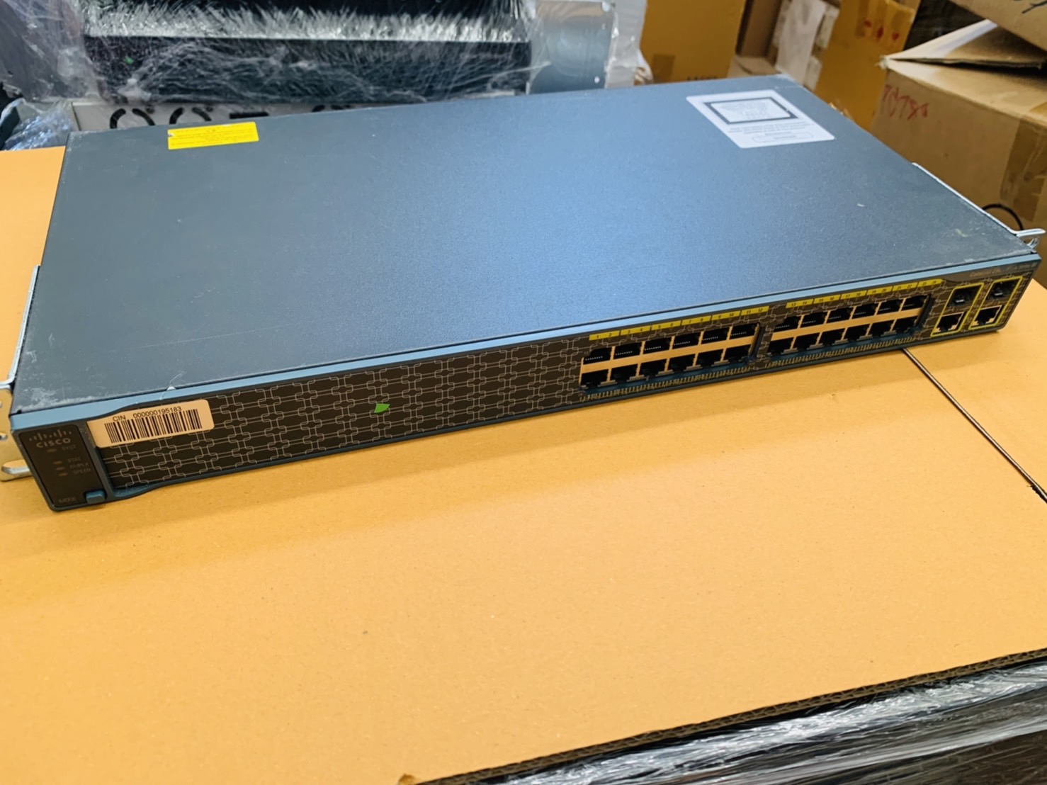 สวิตซ์ Switch Cisco Catalyst 2960 Plus 24 Port [WS-C2960+24TC-S] 24 10/100 + 2 T/SFP LAN Lite