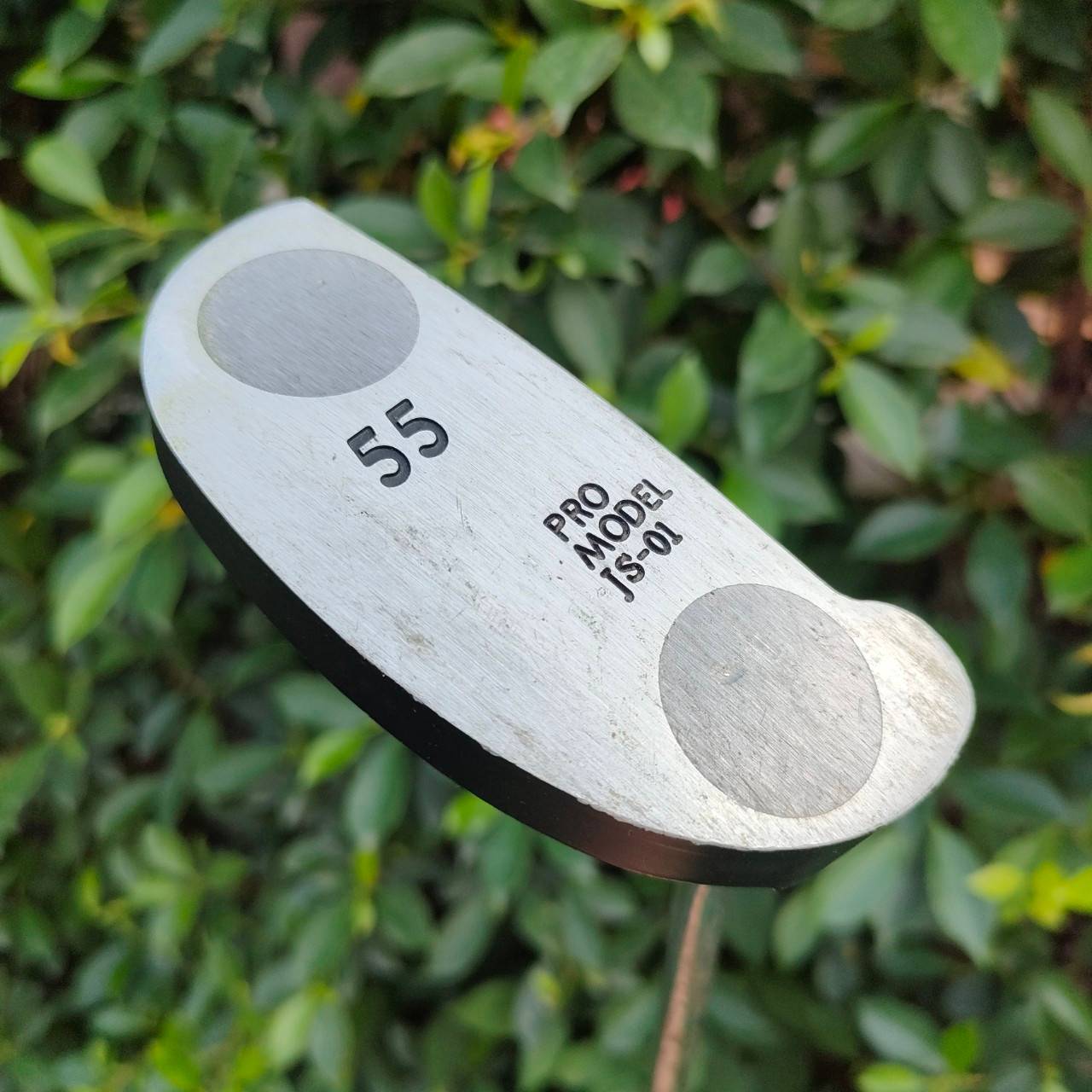 PUTTER 55 PRO MODEL JS-01 ความยาว 34 นิ้ว ถ่วงทังสเตนบนล่าง พัตต์ตรง น้ำหนักดี ออฟเซ็ทของก้านลงตัวมากๆ พัตต์ง่าย นุ่มนวล