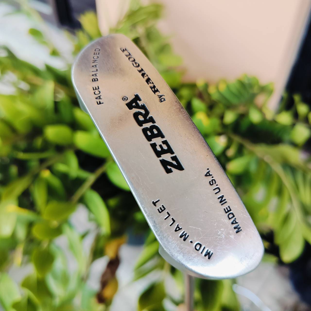PUTTER ZEBRA By RAM GOLF แบบ FACE BLANCED ยาว 33 นิ้ว รูปทรงมอลเล็ต แต่ไม่ยื่นออกมาก ขนาดกำลังดีเลยค่ะ ฟีลลิ่งที่สุด น้ำหนักดี พัตต์นุ่มและง่ายมาก ไม้กอล์ฟพรีเมี่ยมมือสอง ของแท้ By NakaraLuxurious