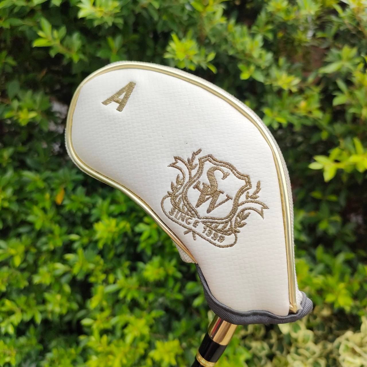 AW SWORD iZU MAX SNIPER ก้าน SWORD SNIPER FLEX R เป็น WEDGE ที่ชิพง่ายมากแบบสุดๆ ออกแบบมาให้ชดเชยความผิดพลาด ได้สูงที่สุดเท่าที่จะทำได้ ไม้กอล์ฟมือสอง ของแท้ BY NakaraLuxurious