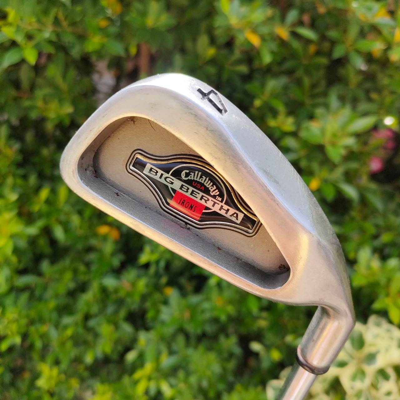 ชุดเหล็ก CALLAWAY BIG BERTHA มีเหล็ก 4-9 เเละ SW ก้าน TRUE TEMPER FLEX R คุณภาพดีมาก สร้างชื่อเรื่องตีง่ายมาก และตีได้ระยะกว่าเหล็กทั่วไป ก้านแบบเจาะทะ ฟีลลิ่งดีมาก ไม้กอล์ฟมือสอง ของแท้ BY NakaraLuxurious