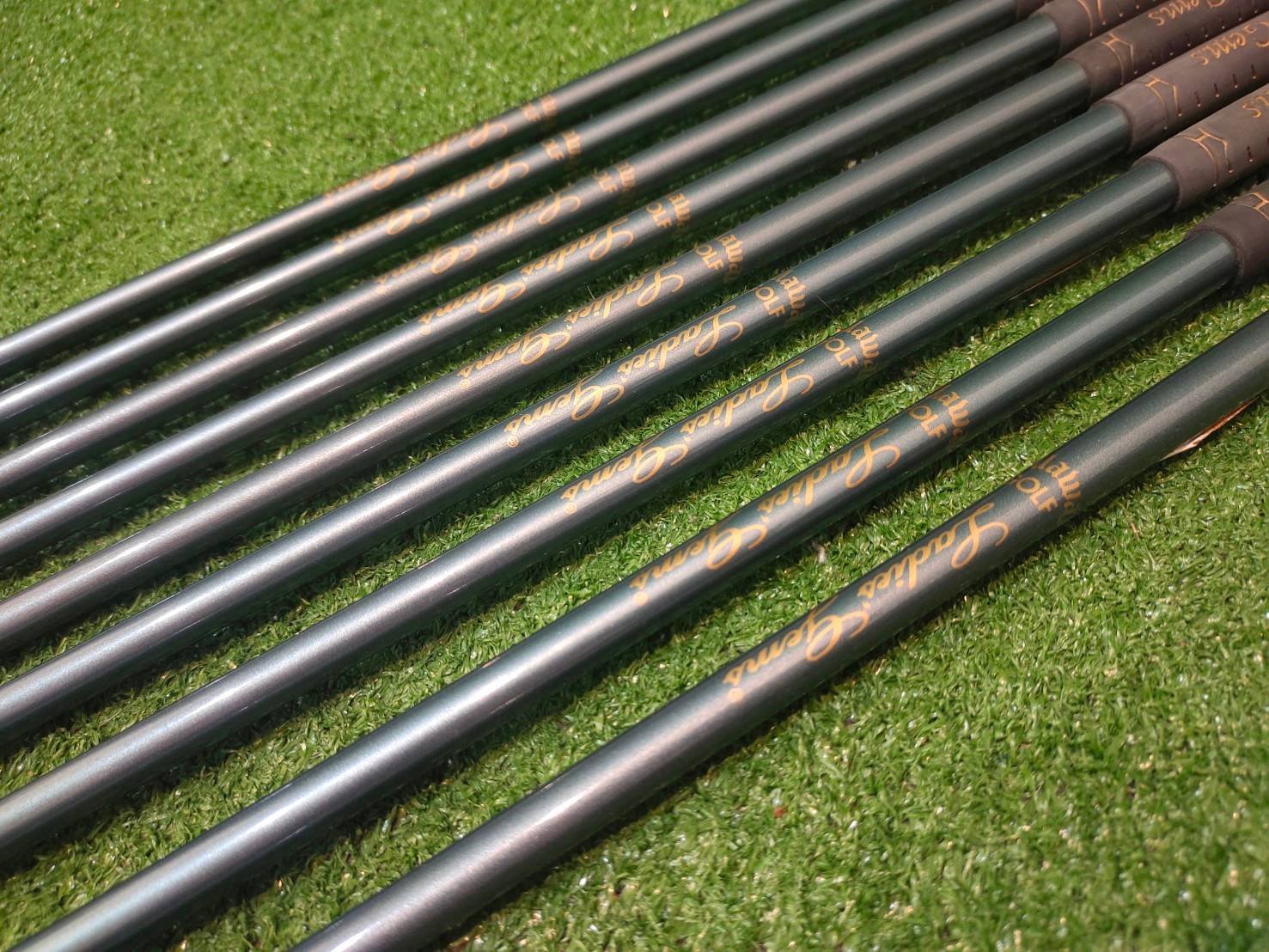 ไม้กอล์ฟสำหรับผู้หญิง ชุดเหล็ก Callaway GEMS