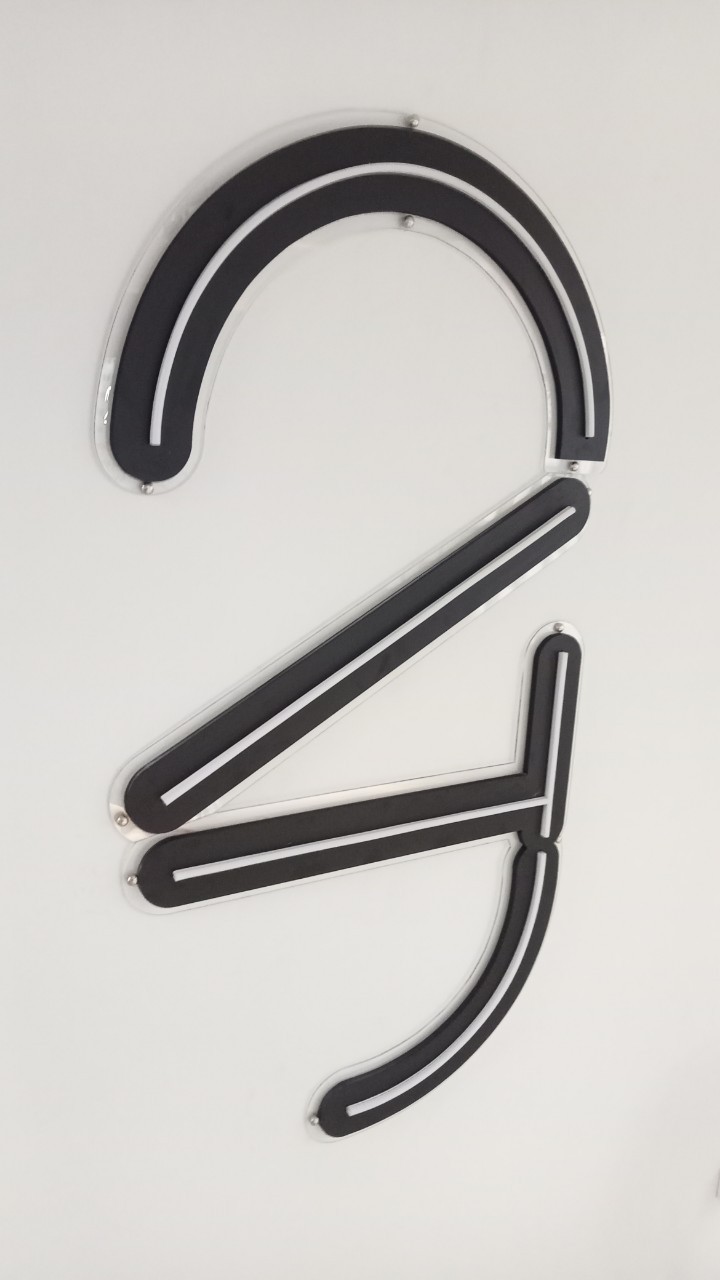 ไฟนีออน เฟค