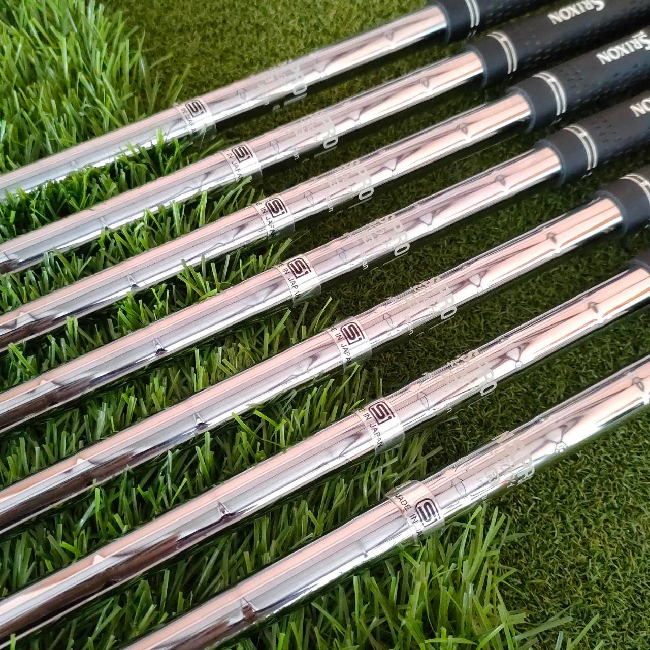 ชุดเหล็ก SRIXON ZR-700 มีเหล็ก 4 - 9 PW ได้ 7 ชิ้น เหล็กพรีเมี่ยม FORGED จากญี่ปุ่น มี CAVITY ด้าน ตีไม่ยากเลยครับ ได้ฟิลลิ่งของวัสดุพรีเมี่ยมและตีง่าย สภาพสวยมากเดิมๆเลยครับ