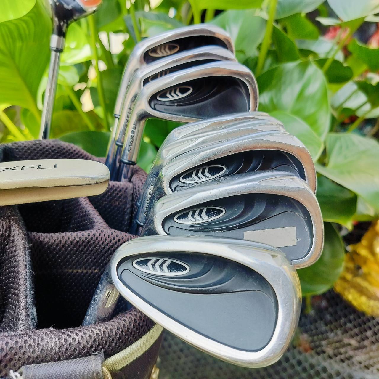 **ไม้กอล์ฟครบชุดมือซ้าย** MAXFLI XD EXTRA DISTANCE Driver ไทเทเนี่ยมหัวใหญ่ๆ ตีไกลๆ มีกับ UT องศา 19 เป็นตัวเล่นบน FW และมีเหล็กที่ตีง่ายมากๆ ไม้กอล์ฟพรีเมี่ยมมือสอง ของแท้ By NakaraLuxurious