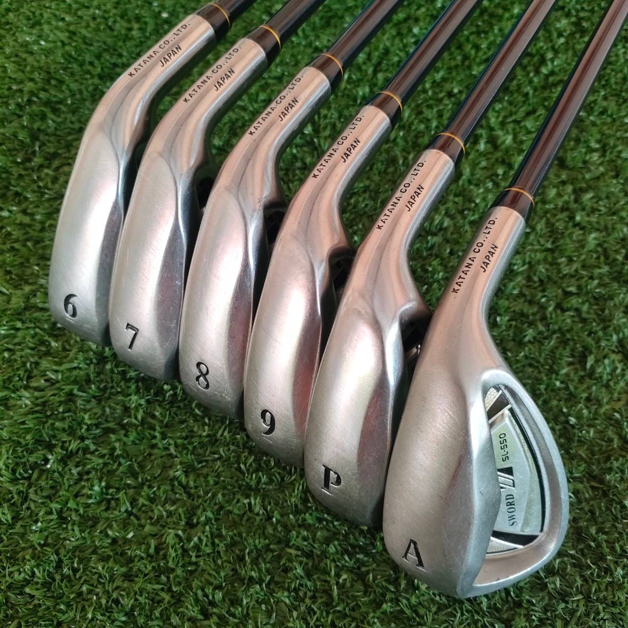 ชุดเหล็ก KATANA SWORD SL-550 มีเหล็ก 6-9 เเละ PW AW ก้าน SWORD BLUE LIGHT FLEX SR ชุดเหล็กตัวตึง!! ตีง่ายและได้ระยะมากๆ ตีไกลกว่าเหล็กทั่วไปอย่างเห็นได้ชัด!! ไม้กอล์ฟมือสอง ของแท้ BY NakaraLuxurious